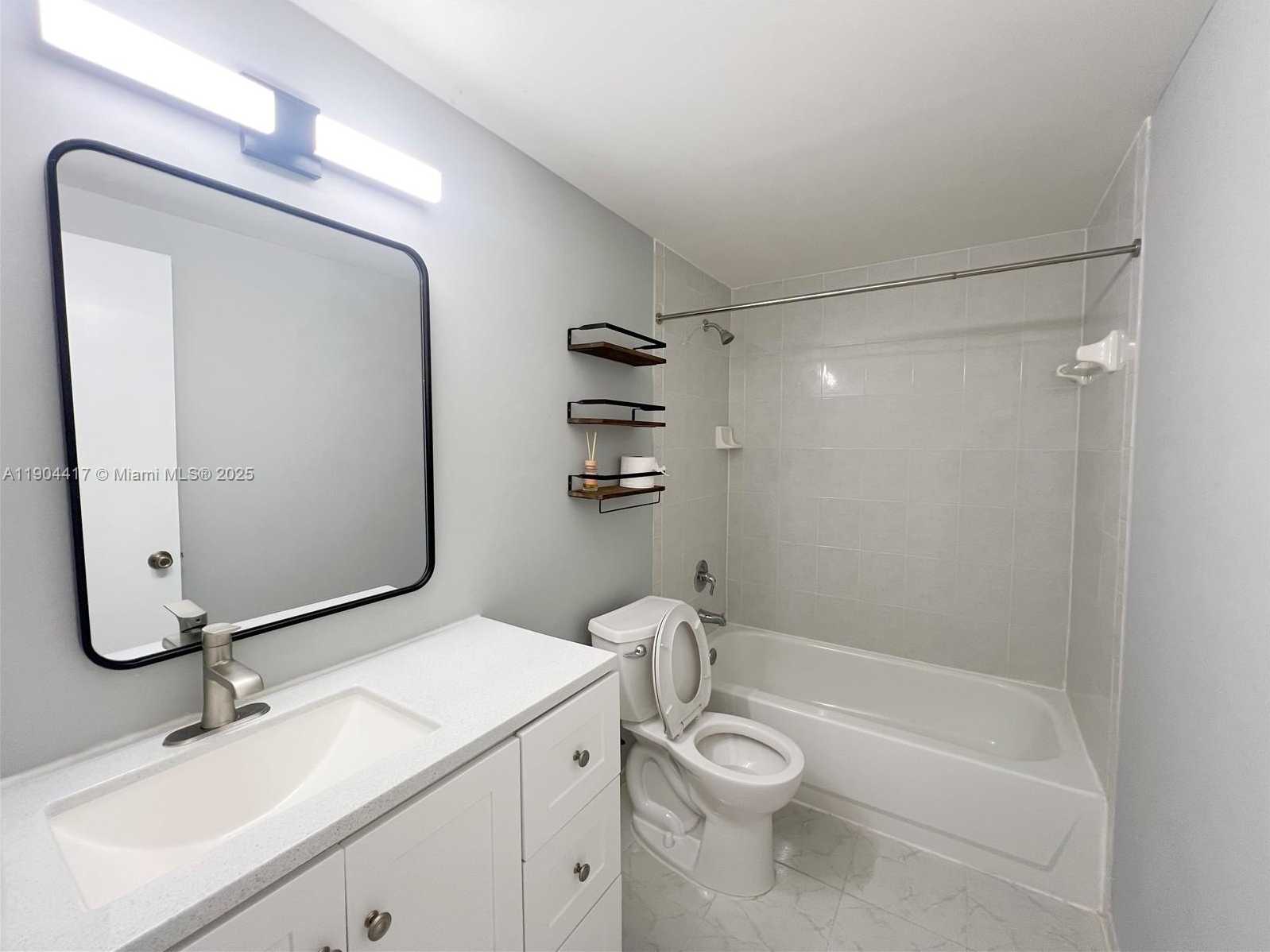 Small Image of 7847 SOUTH WEST 102ND LN, Miami Number 16