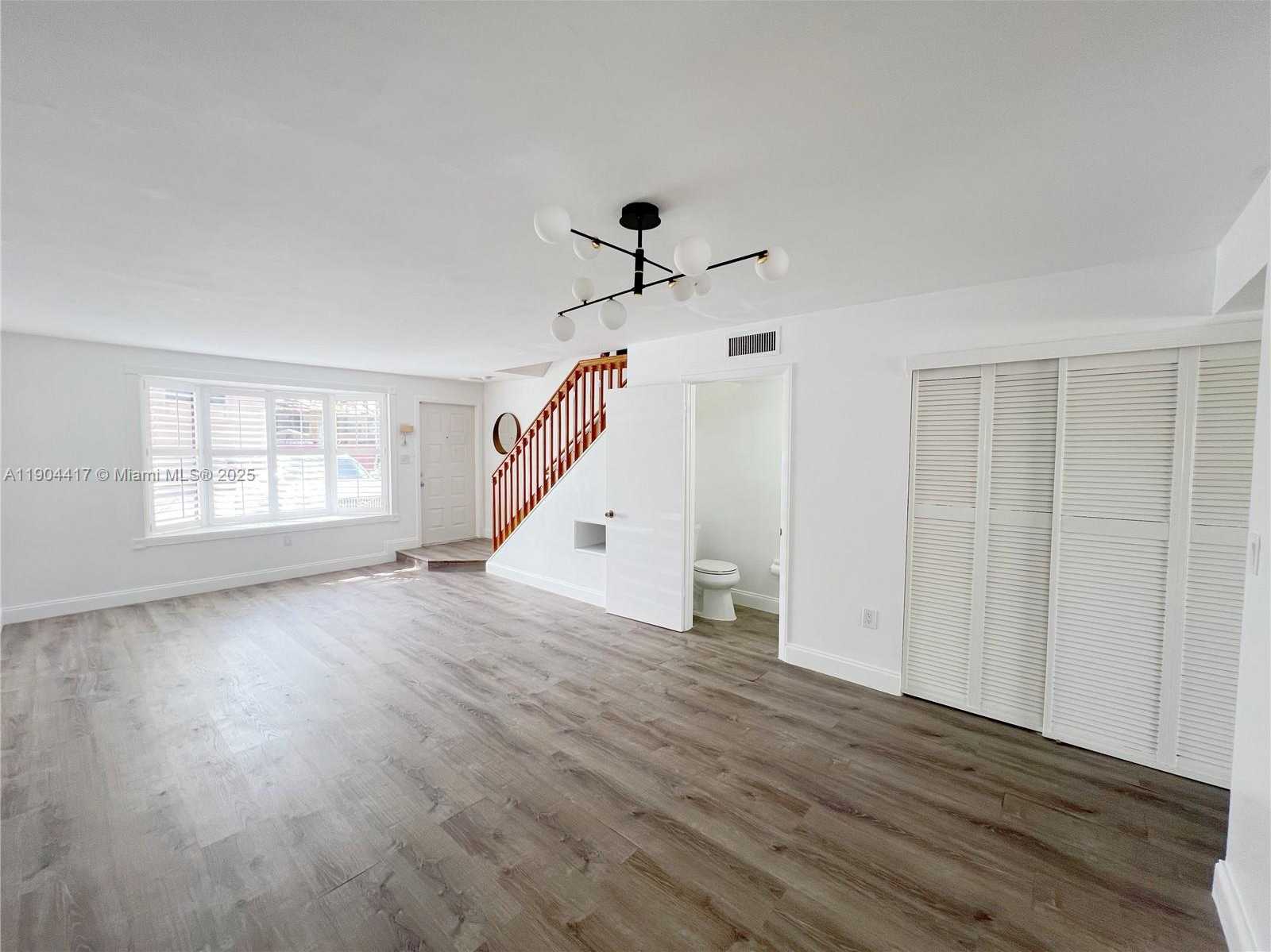 Small Image of 7847 SOUTH WEST 102ND LN, Miami Number 4