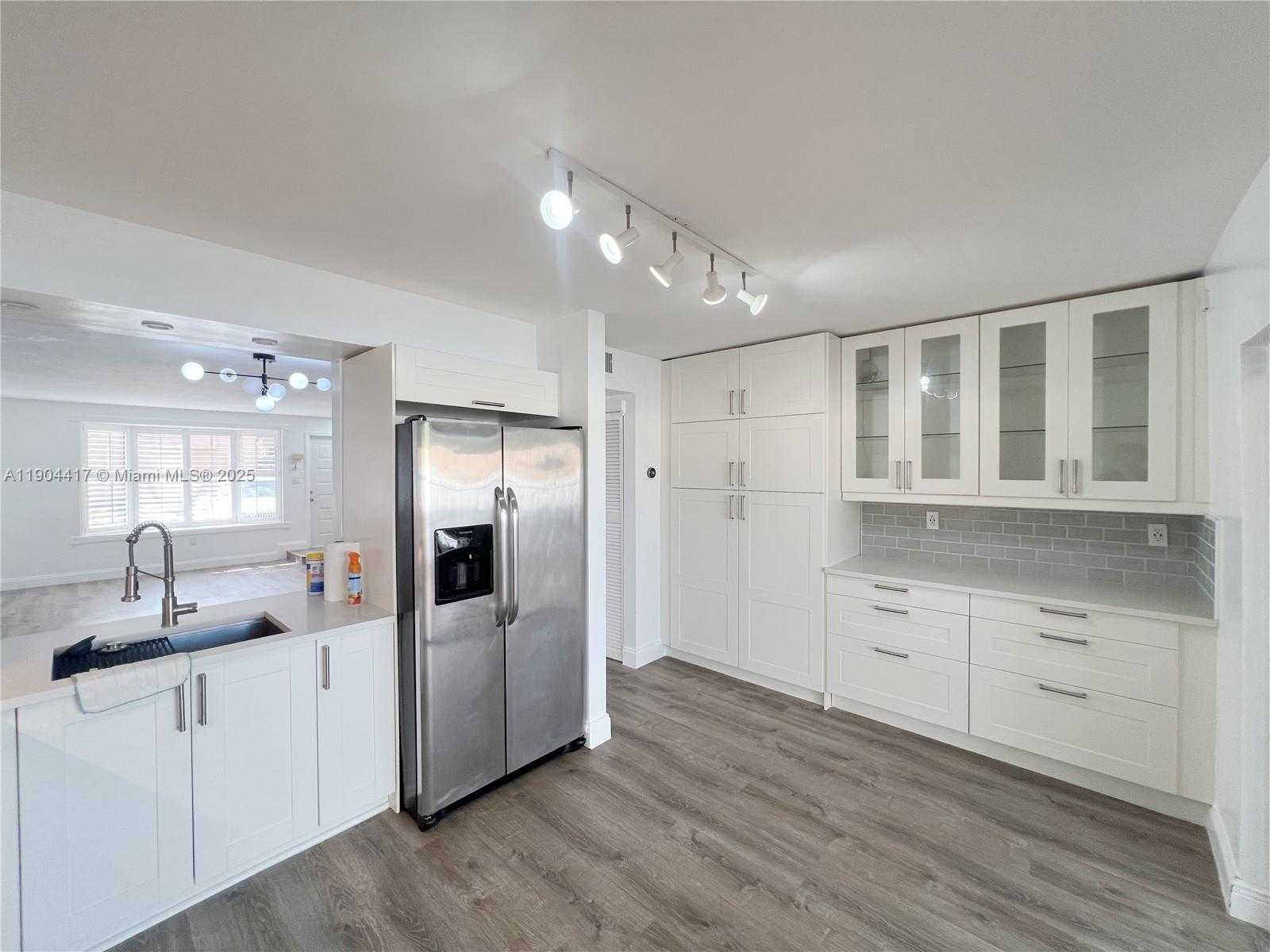 Small Image of 7847 SOUTH WEST 102ND LN, Miami Number 7