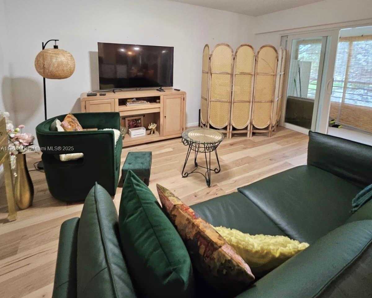 Small Image of 246 DORSET F #246, Boca Raton Number 6