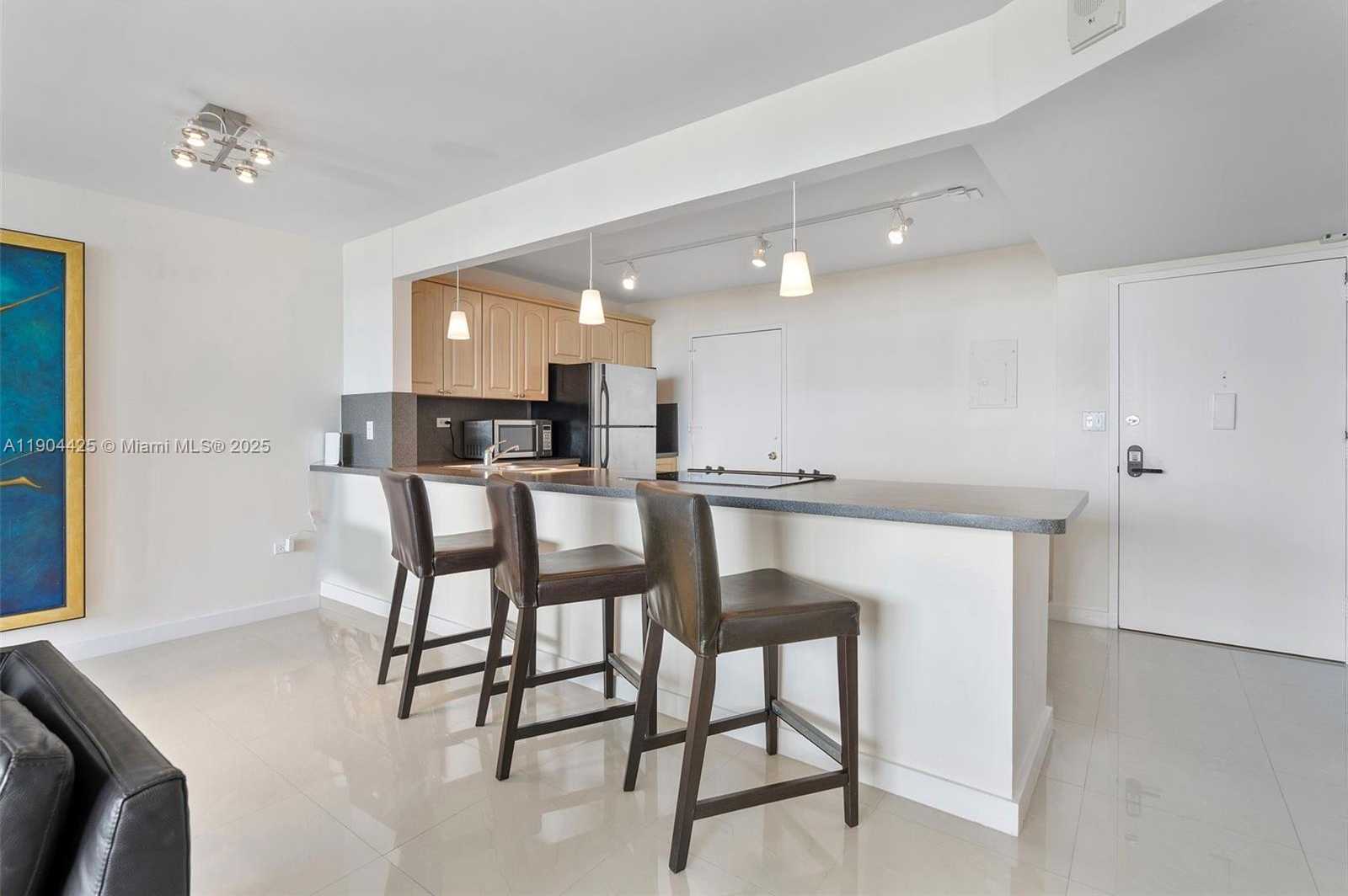 Small Image of 7135 COLLINS AVE #733, Miami Beach Number 13