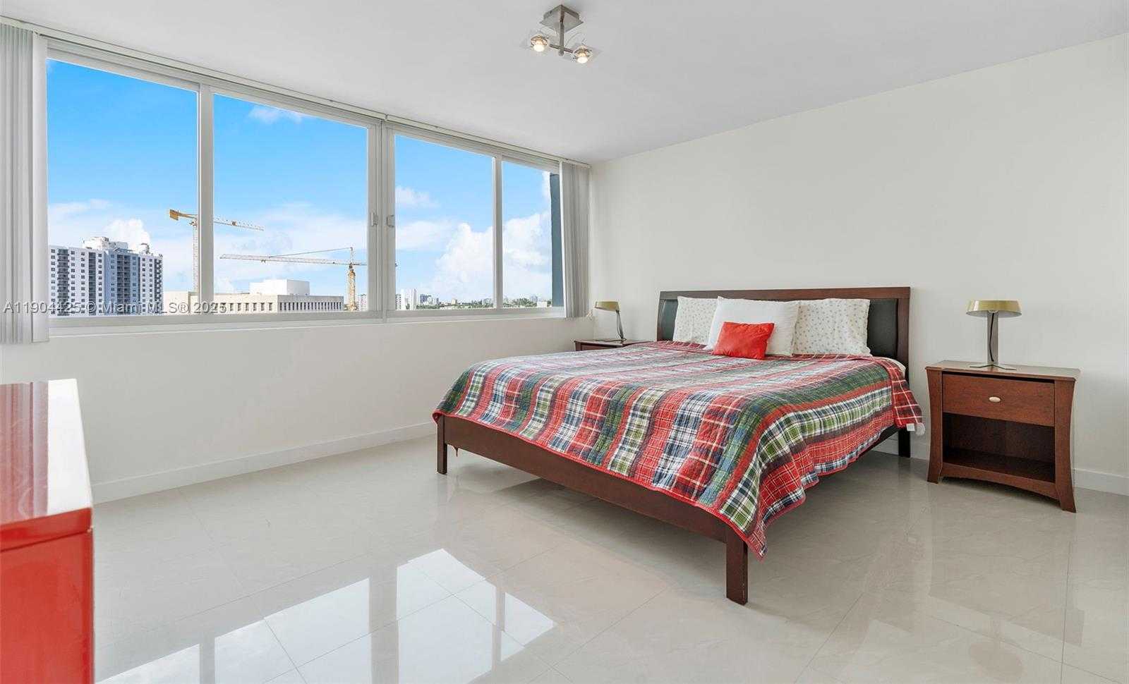 Small Image of 7135 COLLINS AVE #733, Miami Beach Number 15