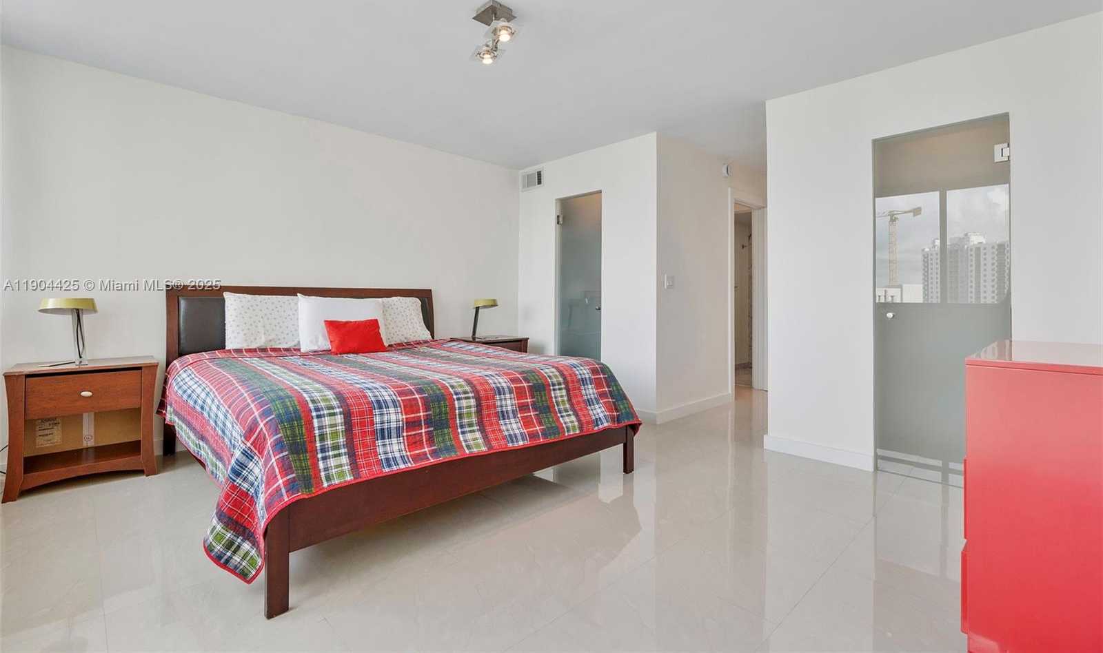 Small Image of 7135 COLLINS AVE #733, Miami Beach Number 16