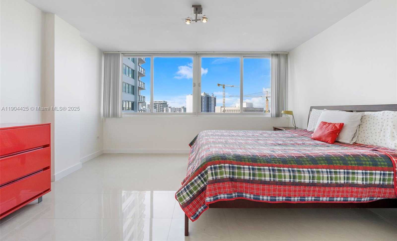 Small Image of 7135 COLLINS AVE #733, Miami Beach Number 17