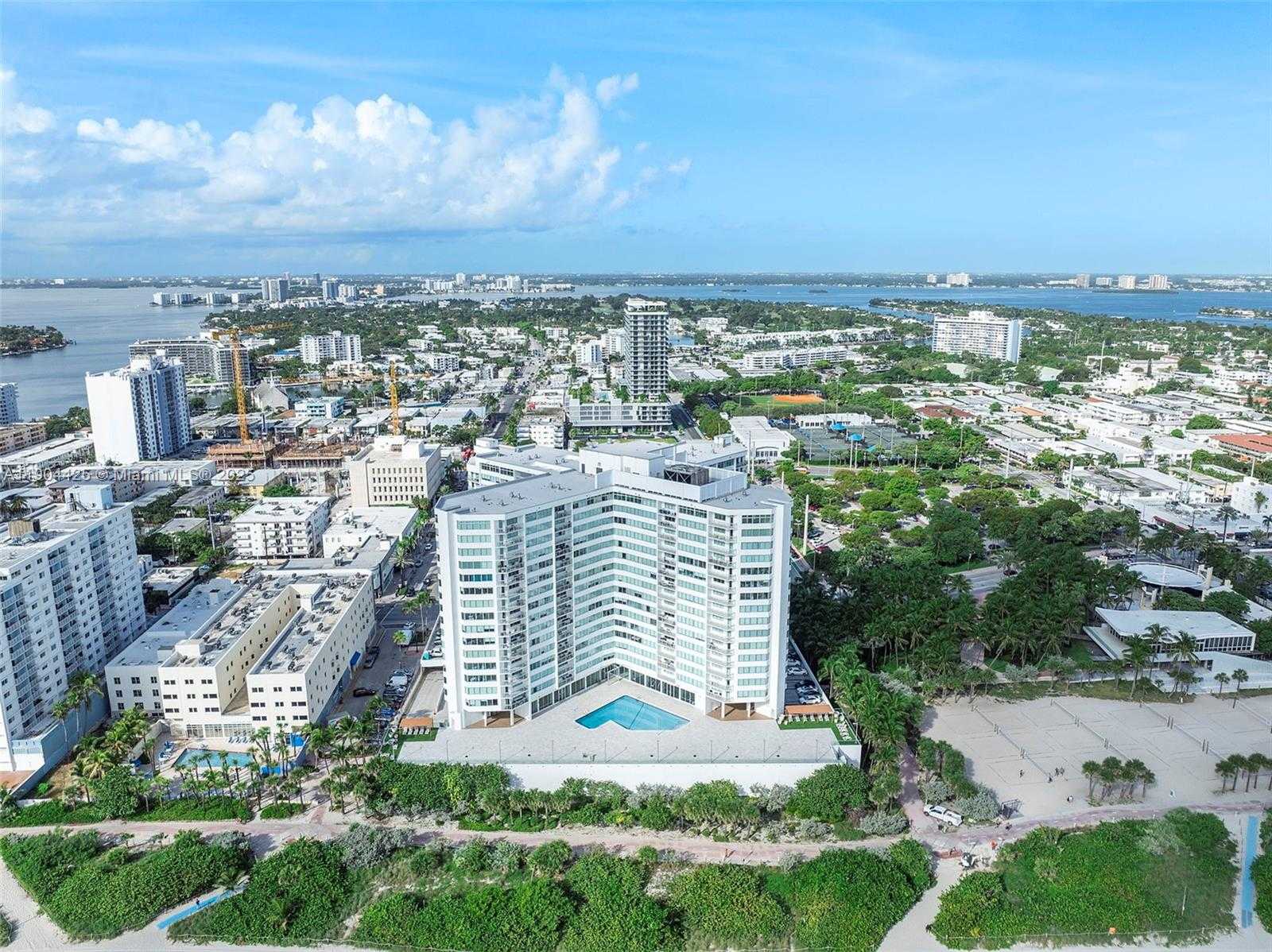 Small Image of 7135 COLLINS AVE #733, Miami Beach Number 3