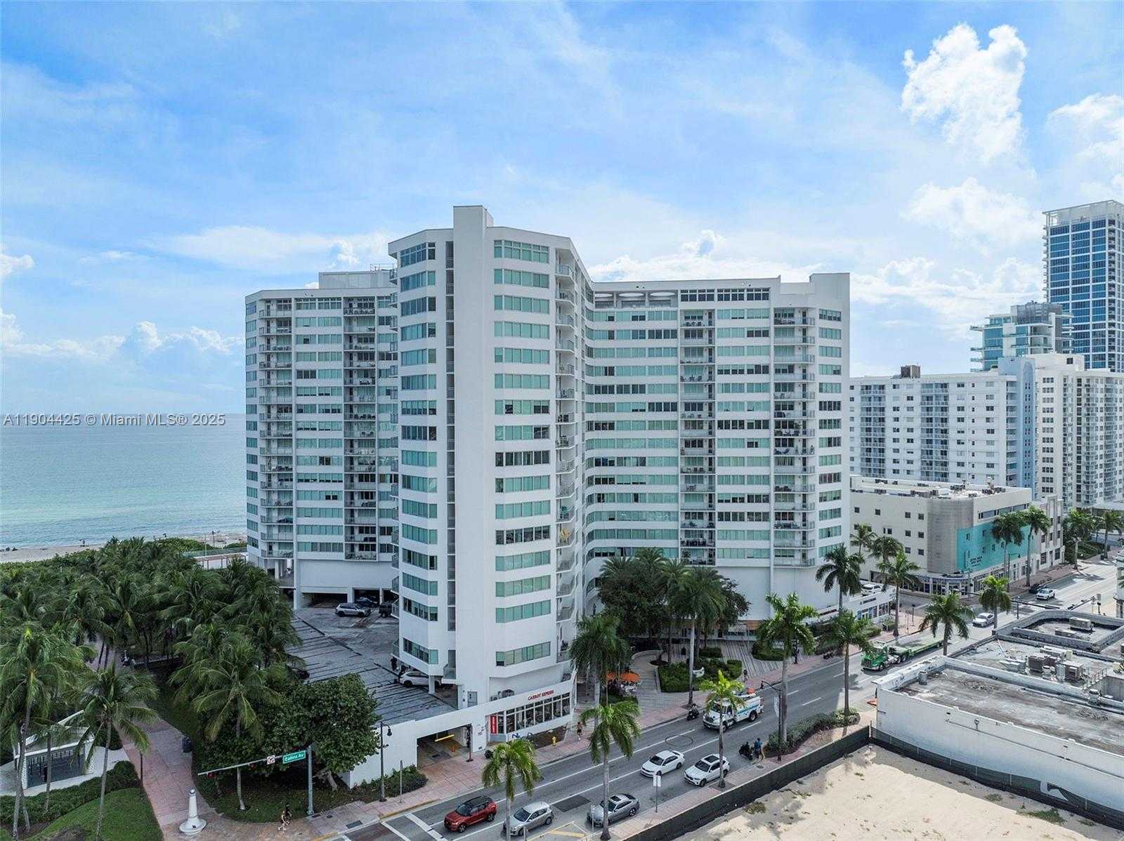 Small Image of 7135 COLLINS AVE #733, Miami Beach Number 4