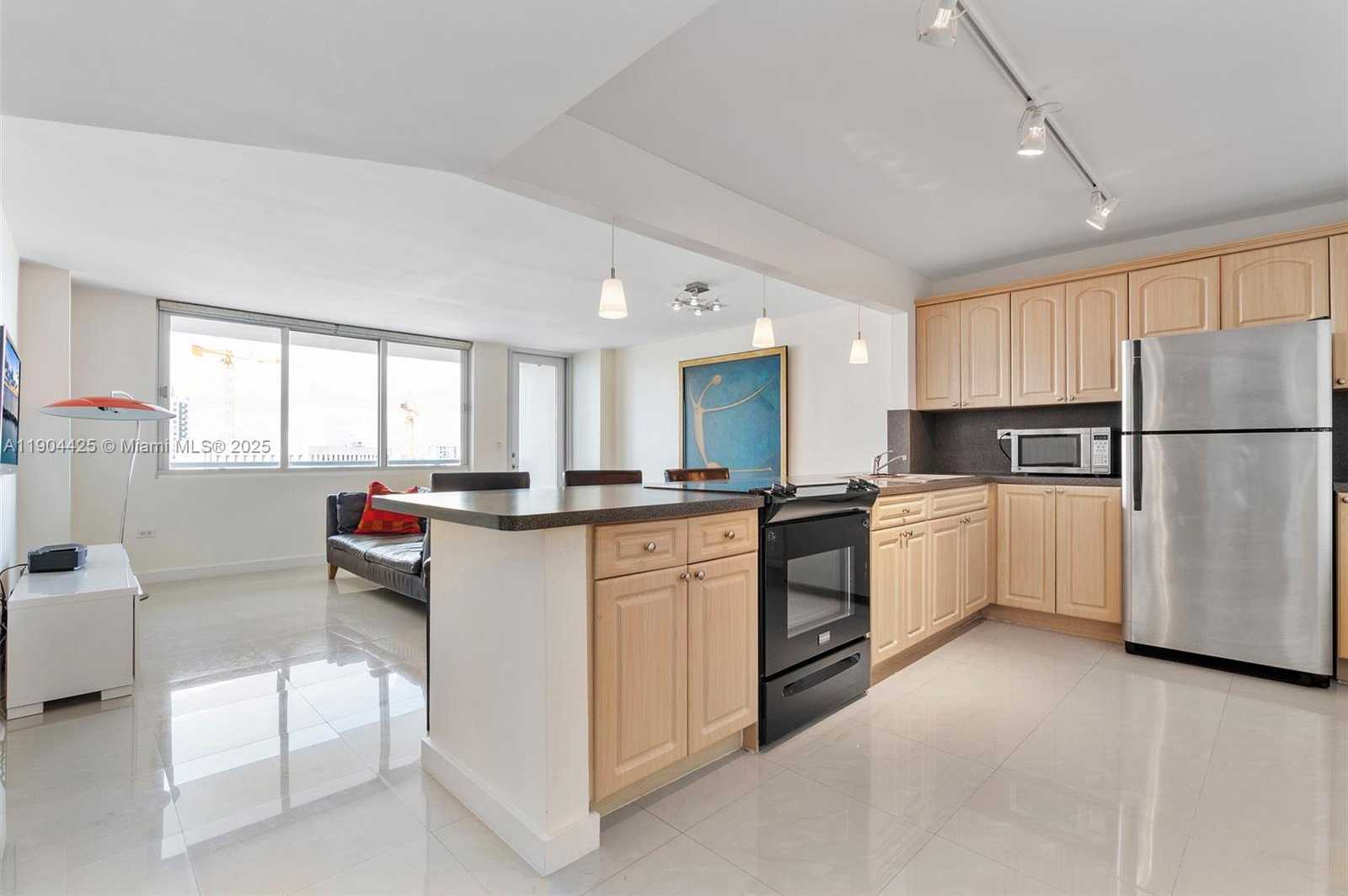 Small Image of 7135 COLLINS AVE #733, Miami Beach Number 8