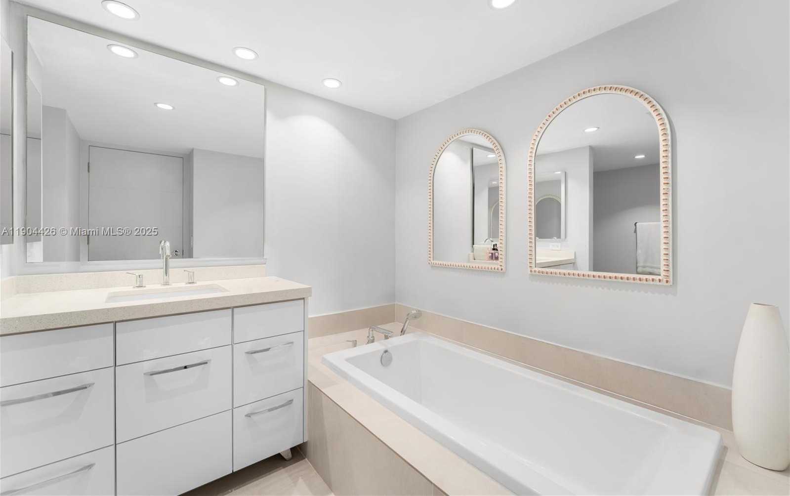 Small Image of 1717 NORTH BAYSHORE DR #A-2637, Miami Number 12