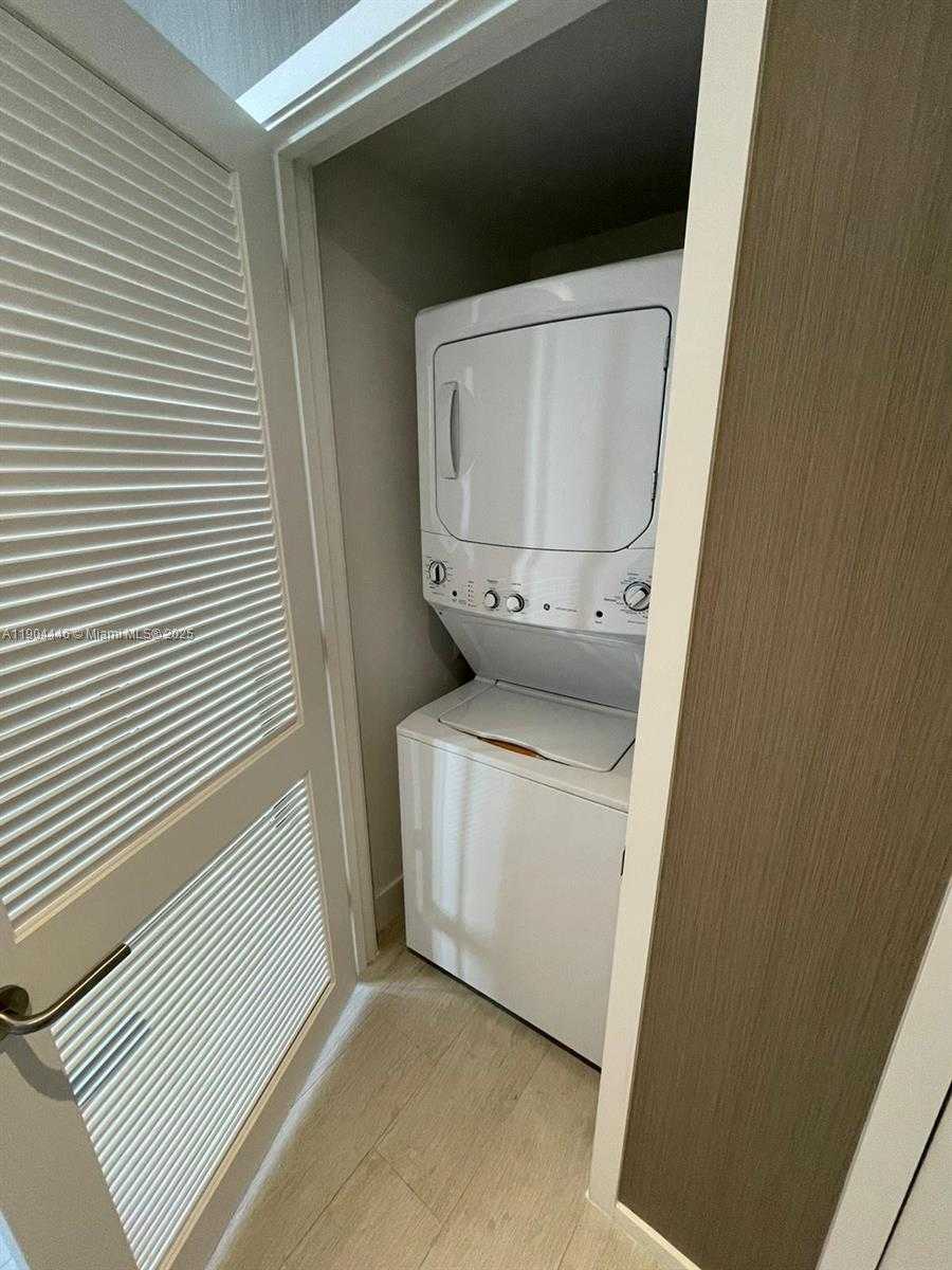 Small Image of 4010 SOUTH OCEAN DR #R3306, Hollywood Number 4