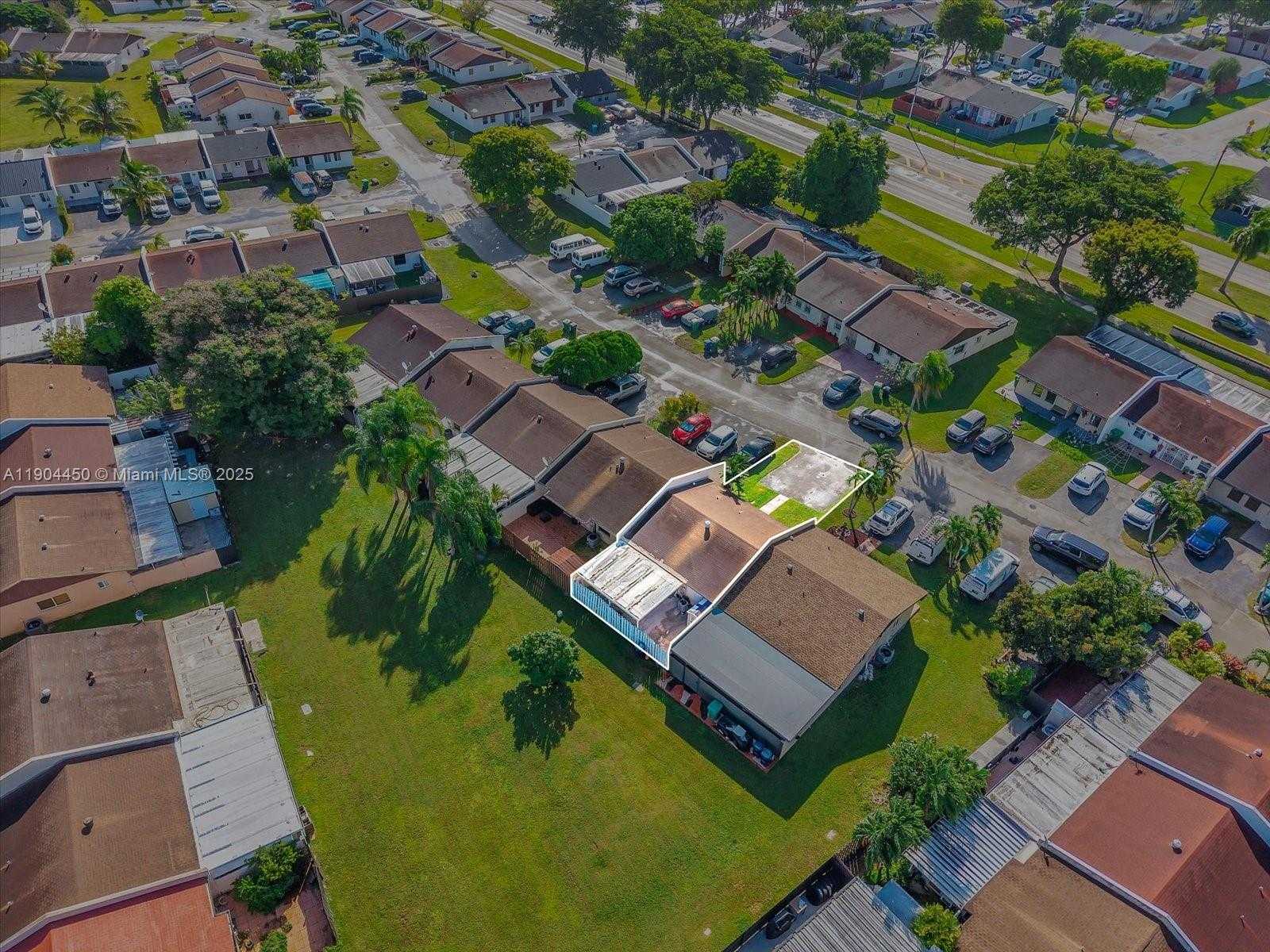 Small Image of 14049 SOUTH WEST 55TH ST, Miami Number 17