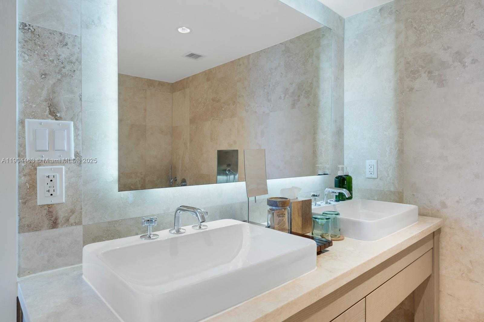 Small Image of 102 24TH ST #1519, Miami Beach Number 6