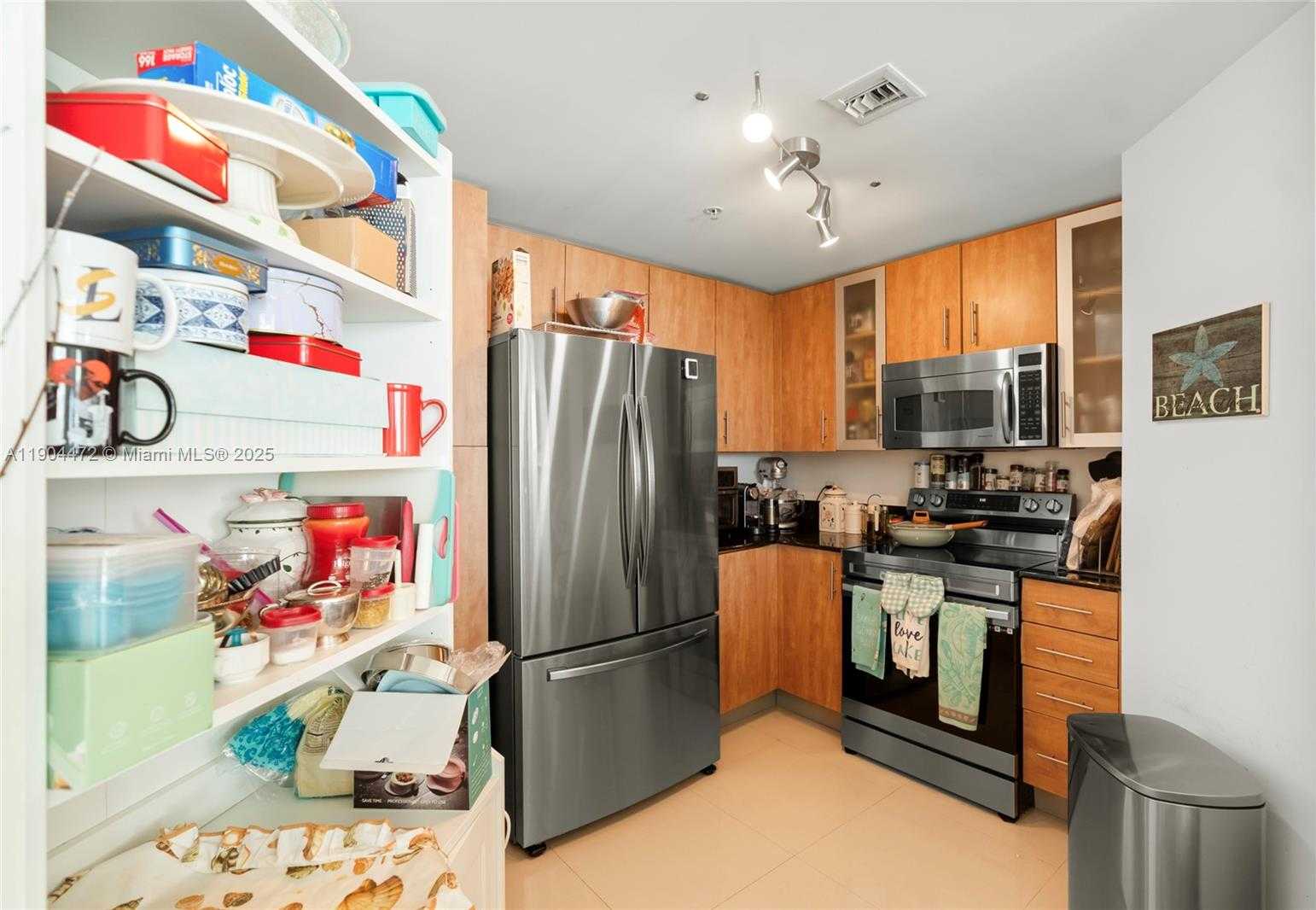 Small Image of 7900 HARBOR ISLAND DR #1223, North Bay Village Number 12