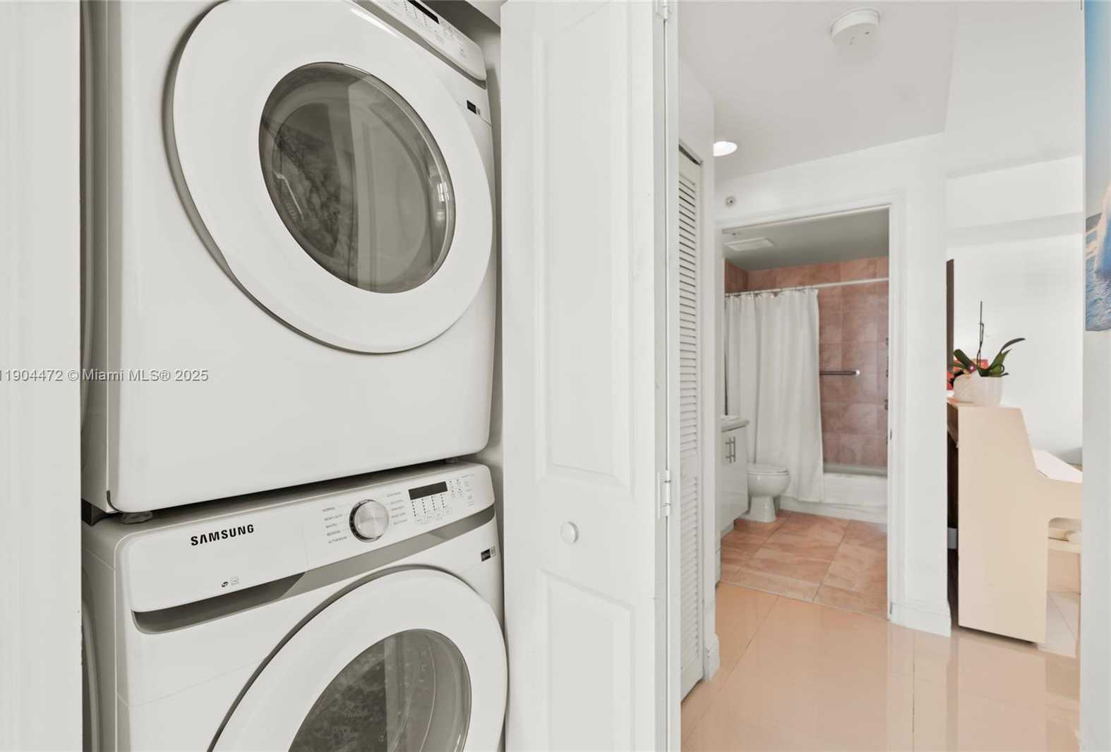 Small Image of 7900 HARBOR ISLAND DR #1223, North Bay Village Number 24