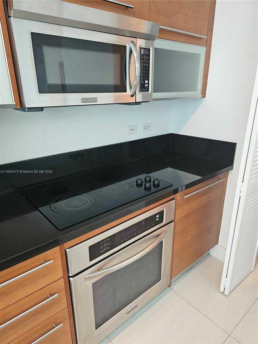 Small Image of 244 BISCAYNE BLVD #908, Miami Number 12