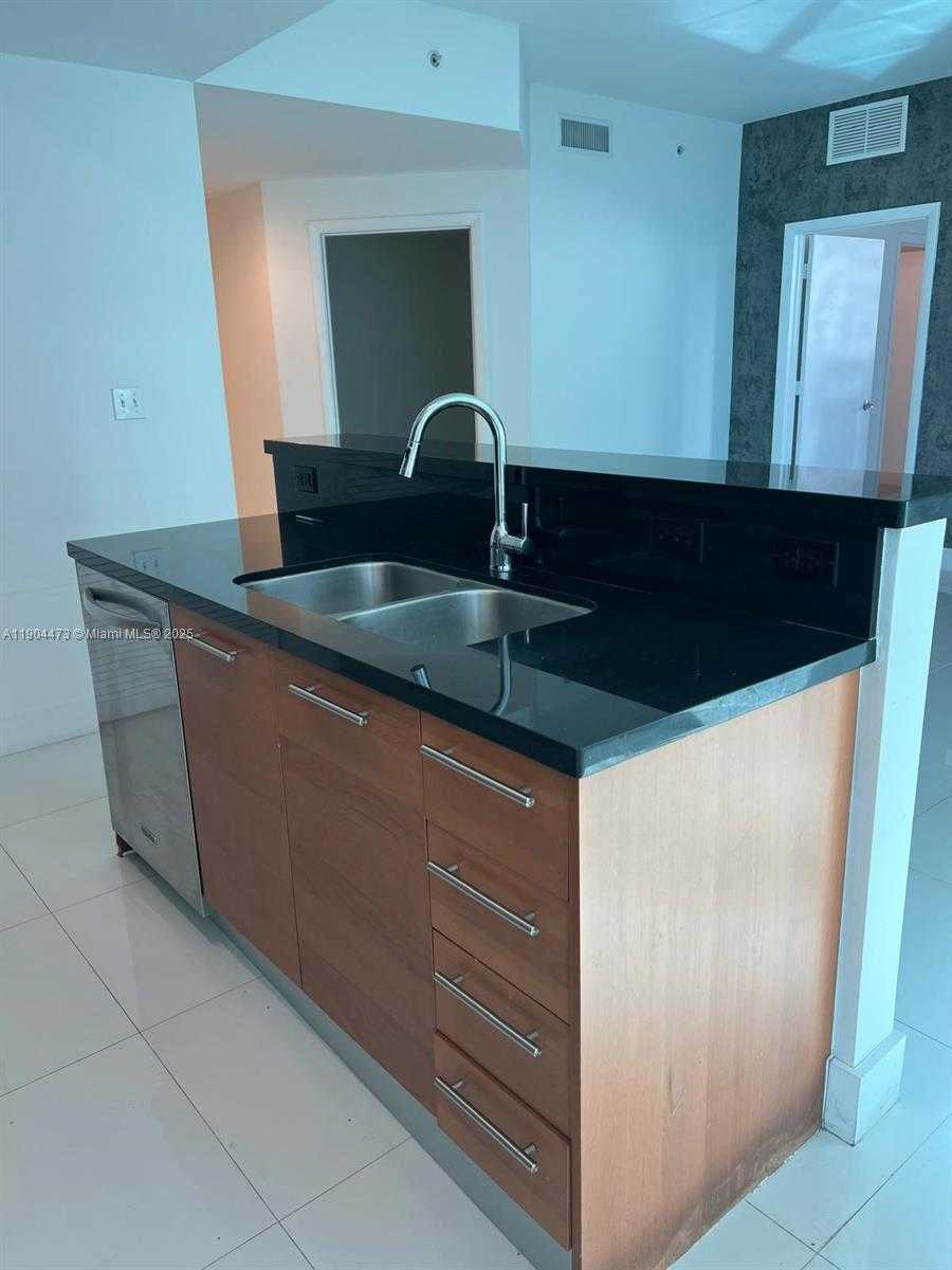 Small Image of 244 BISCAYNE BLVD #908, Miami Number 13