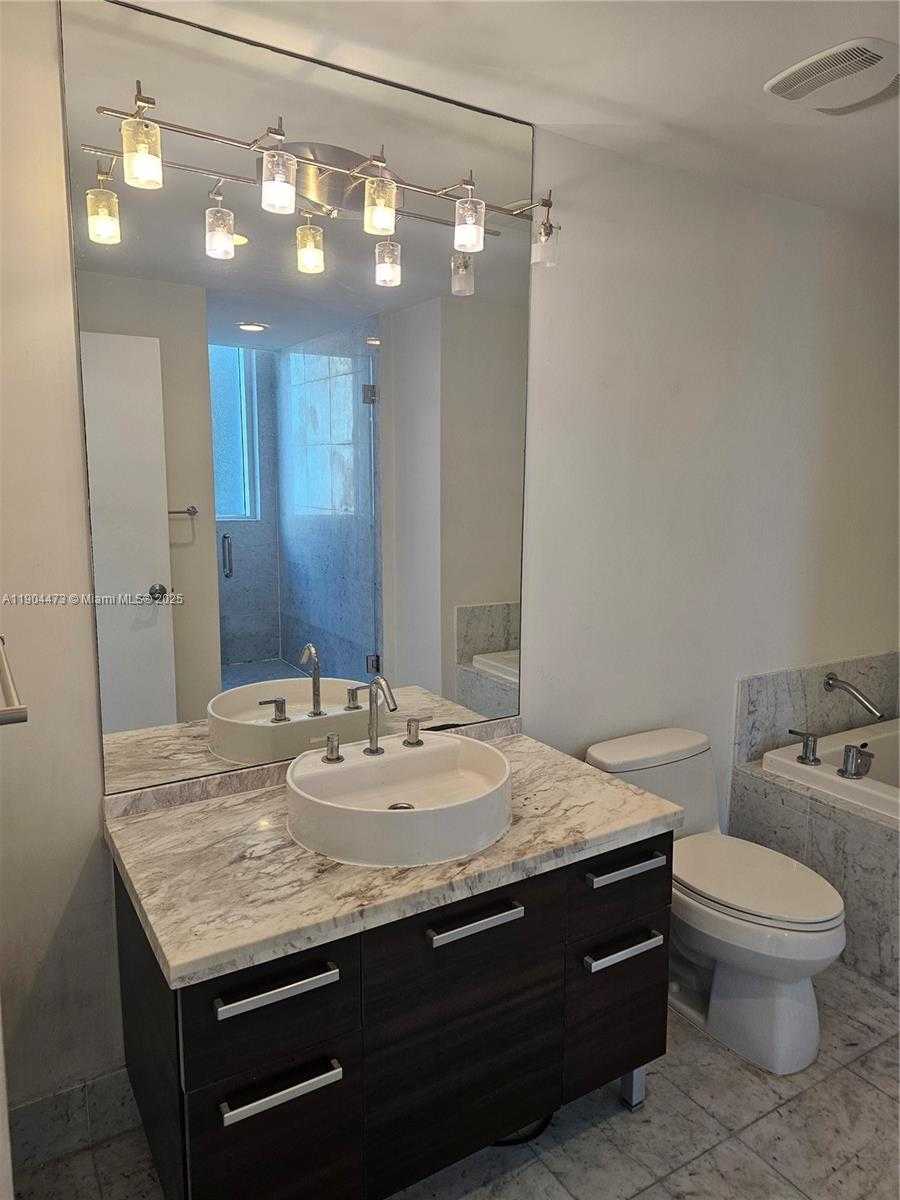Small Image of 244 BISCAYNE BLVD #908, Miami Number 29