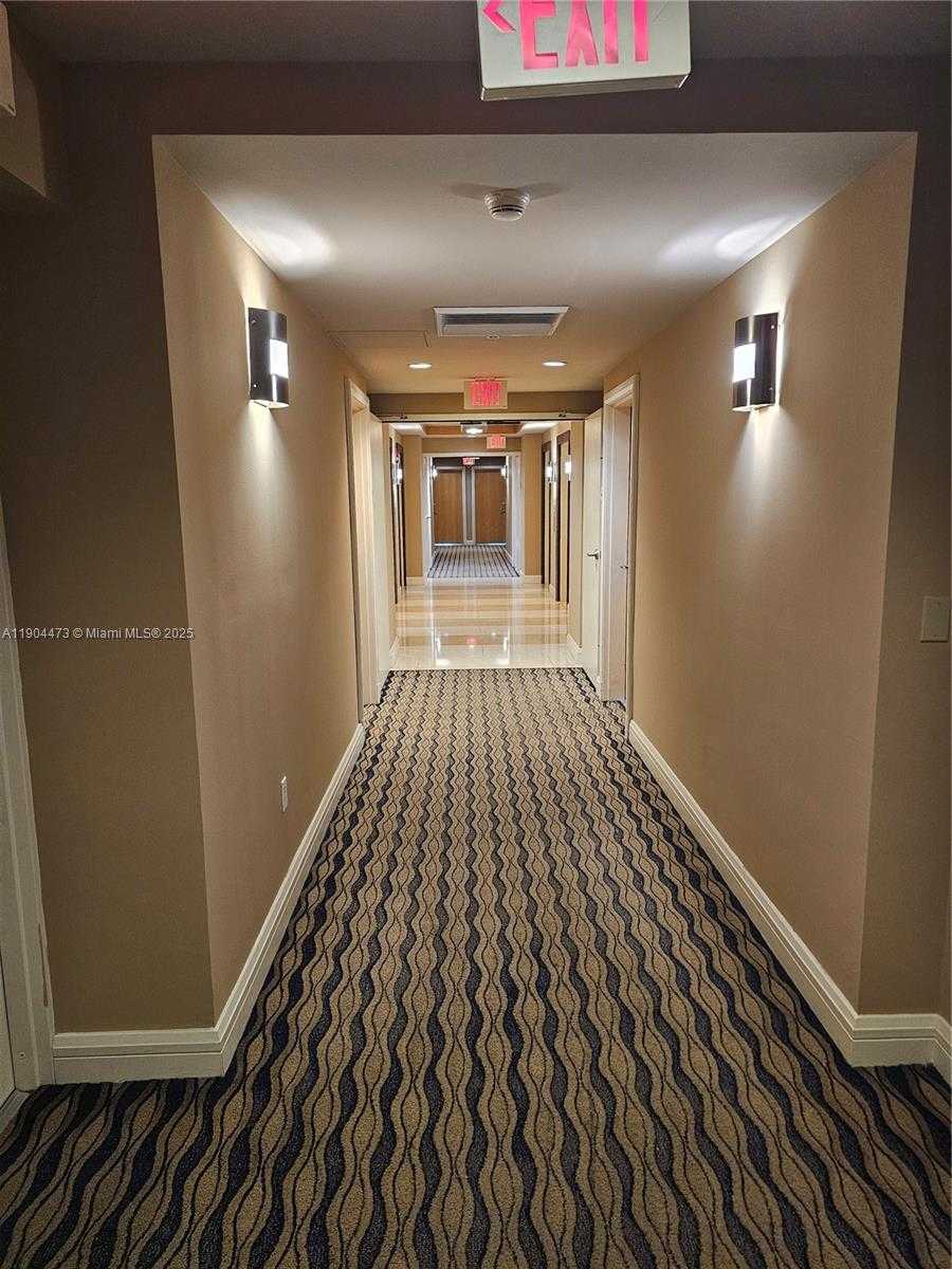 Small Image of 244 BISCAYNE BLVD #908, Miami Number 3