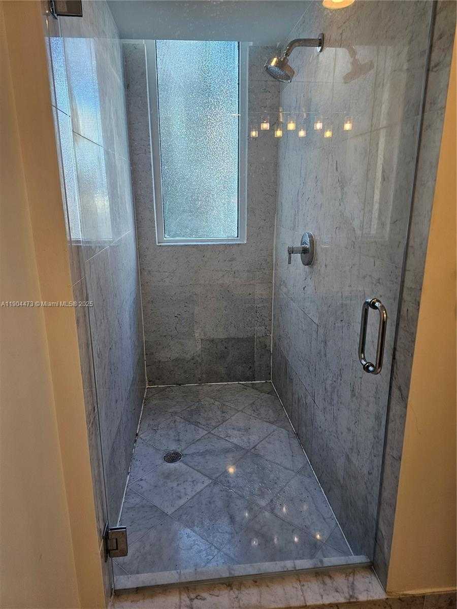 Small Image of 244 BISCAYNE BLVD #908, Miami Number 30