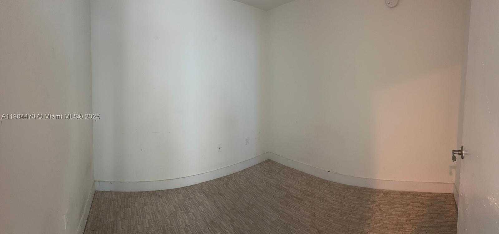 Small Image of 244 BISCAYNE BLVD #908, Miami Number 32