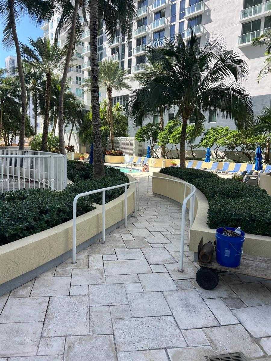 Small Image of 244 BISCAYNE BLVD #908, Miami Number 37