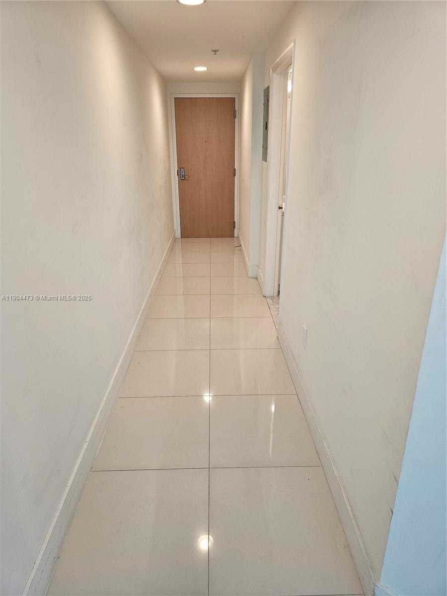 Small Image of 244 BISCAYNE BLVD #908, Miami Number 5