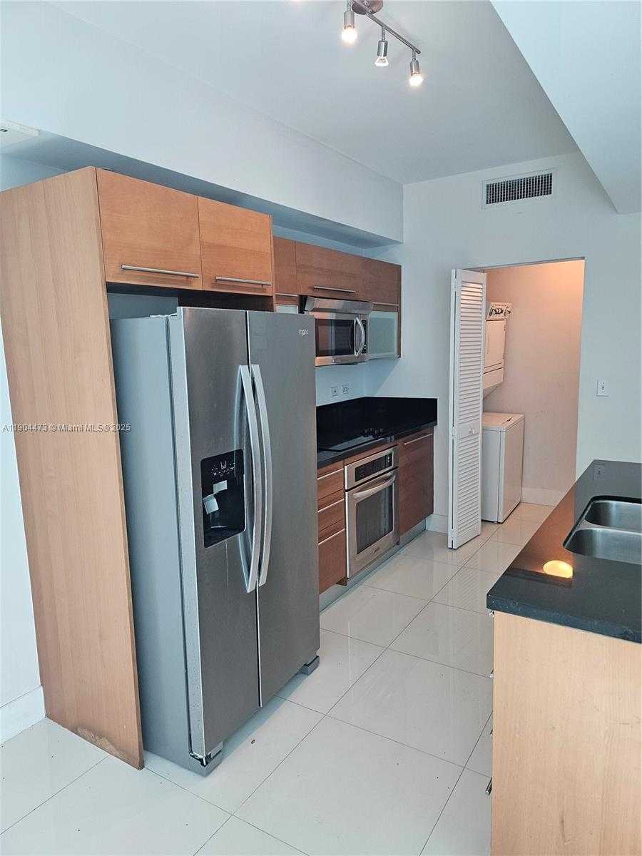 Small Image of 244 BISCAYNE BLVD #908, Miami Number 9