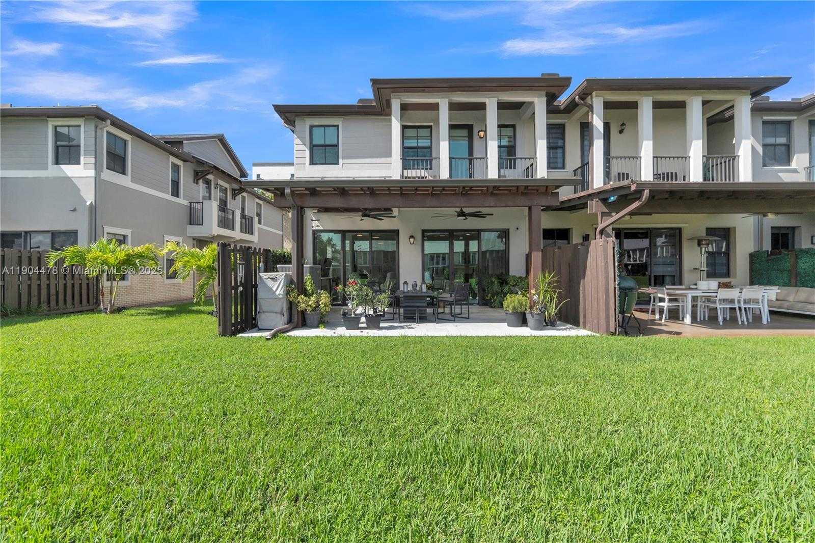 Small Image of 6035 NORTH WEST 104TH PATH, Doral Number 14