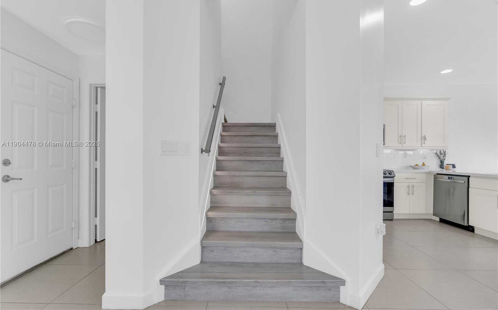 Small Image of 6035 NORTH WEST 104TH PATH, Doral Number 17