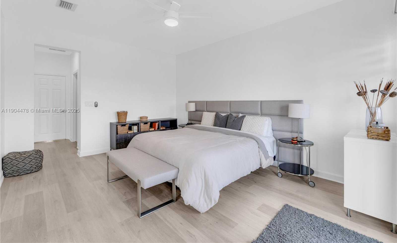 Small Image of 6035 NORTH WEST 104TH PATH, Doral Number 20