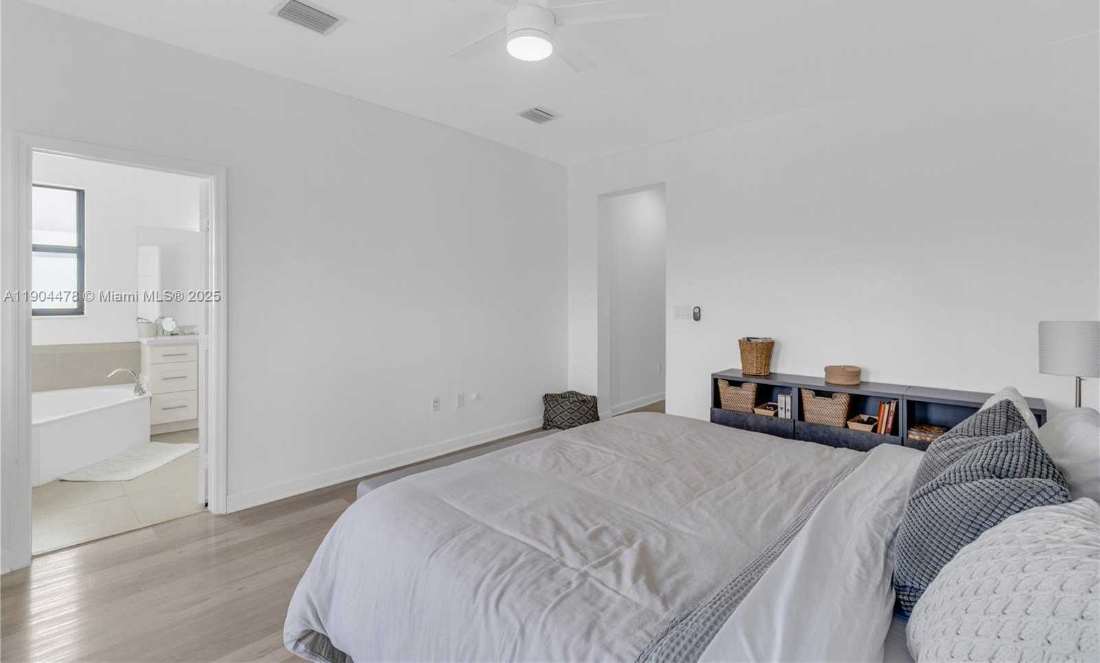 Small Image of 6035 NORTH WEST 104TH PATH, Doral Number 21