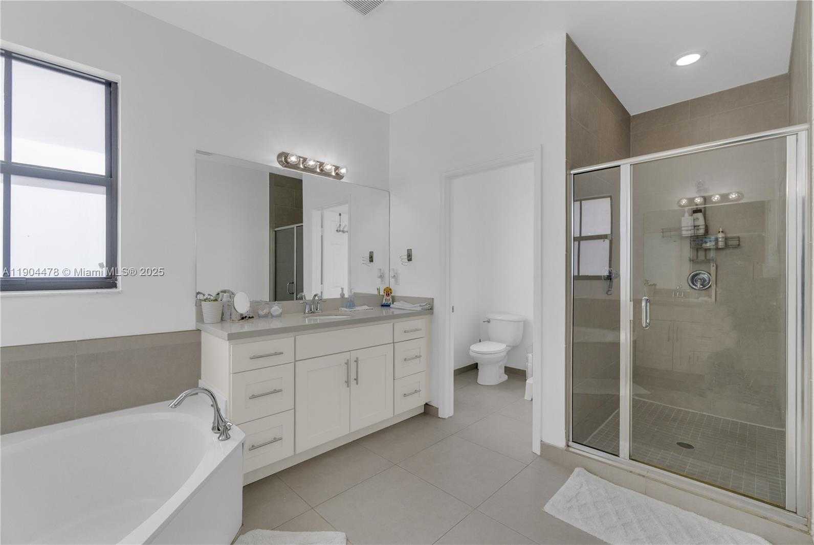 Small Image of 6035 NORTH WEST 104TH PATH, Doral Number 23