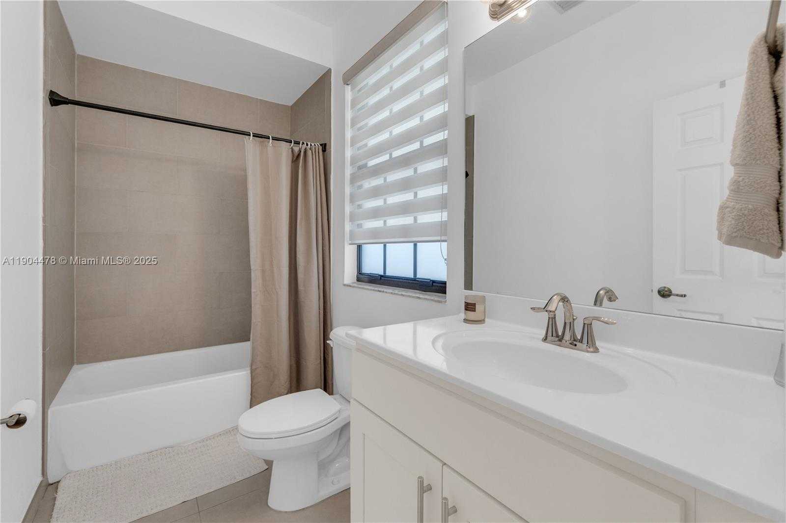 Small Image of 6035 NORTH WEST 104TH PATH, Doral Number 27