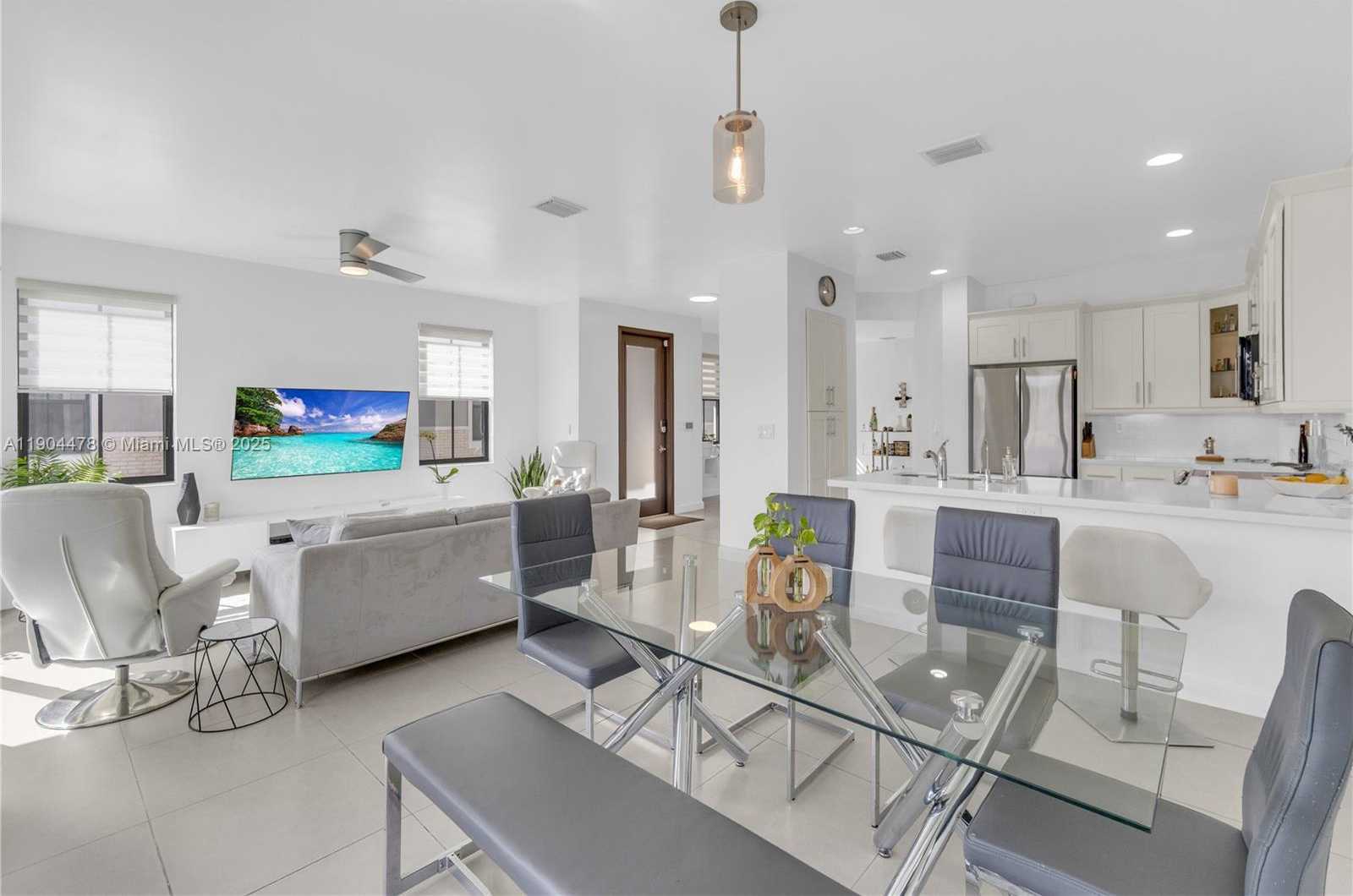 Small Image of 6035 NORTH WEST 104TH PATH, Doral Number 3