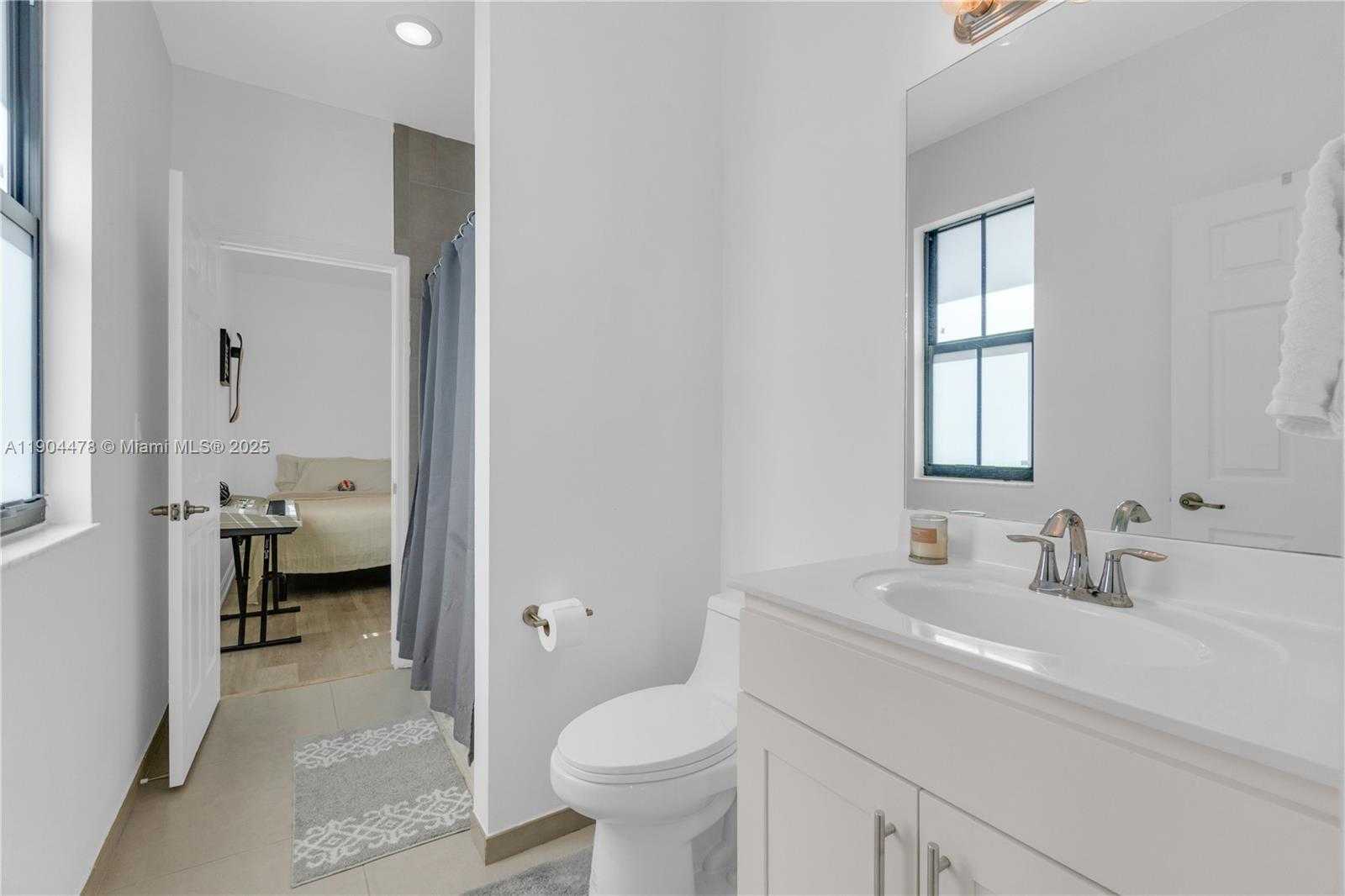 Small Image of 6035 NORTH WEST 104TH PATH, Doral Number 31