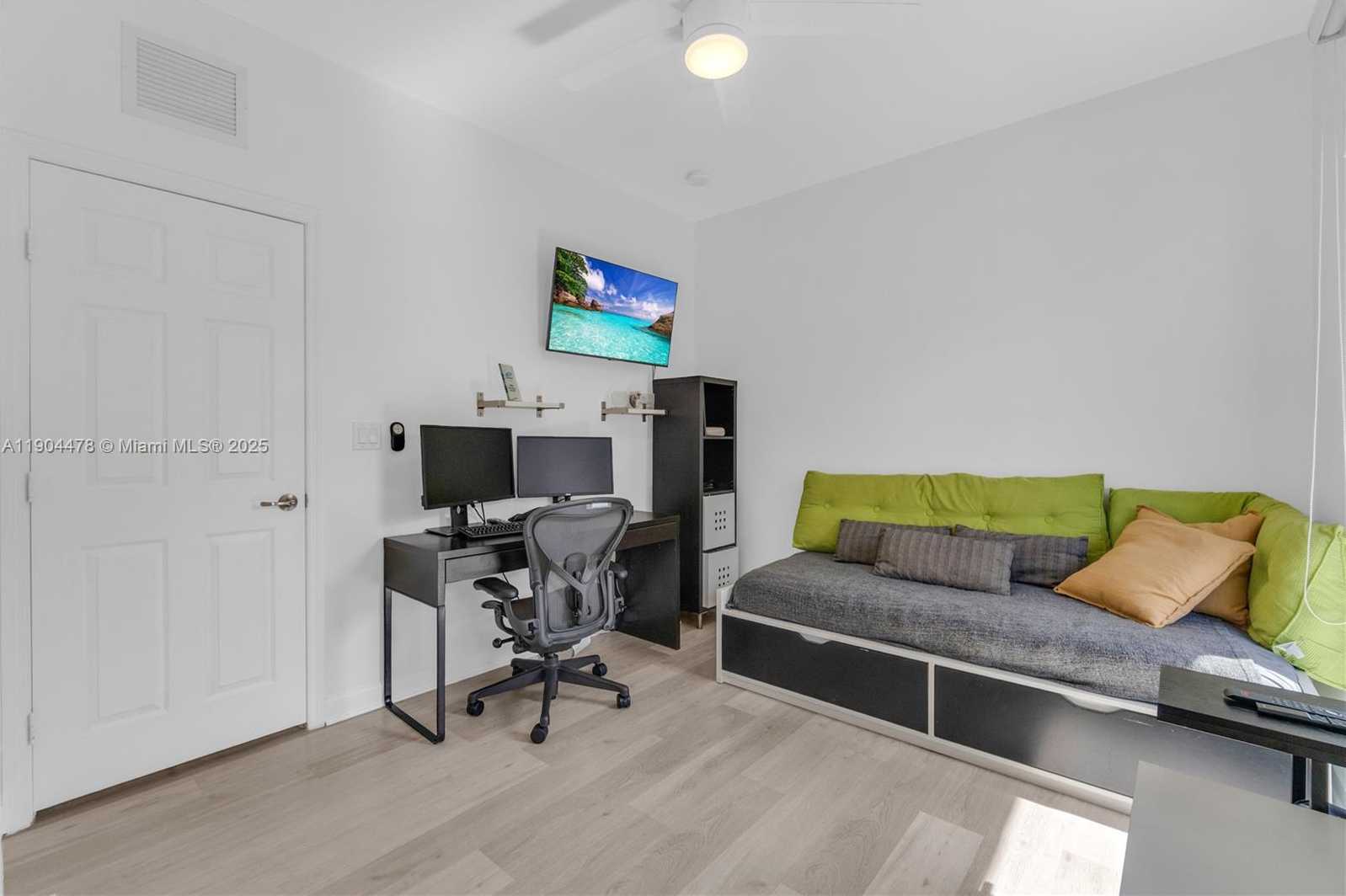 Small Image of 6035 NORTH WEST 104TH PATH, Doral Number 32