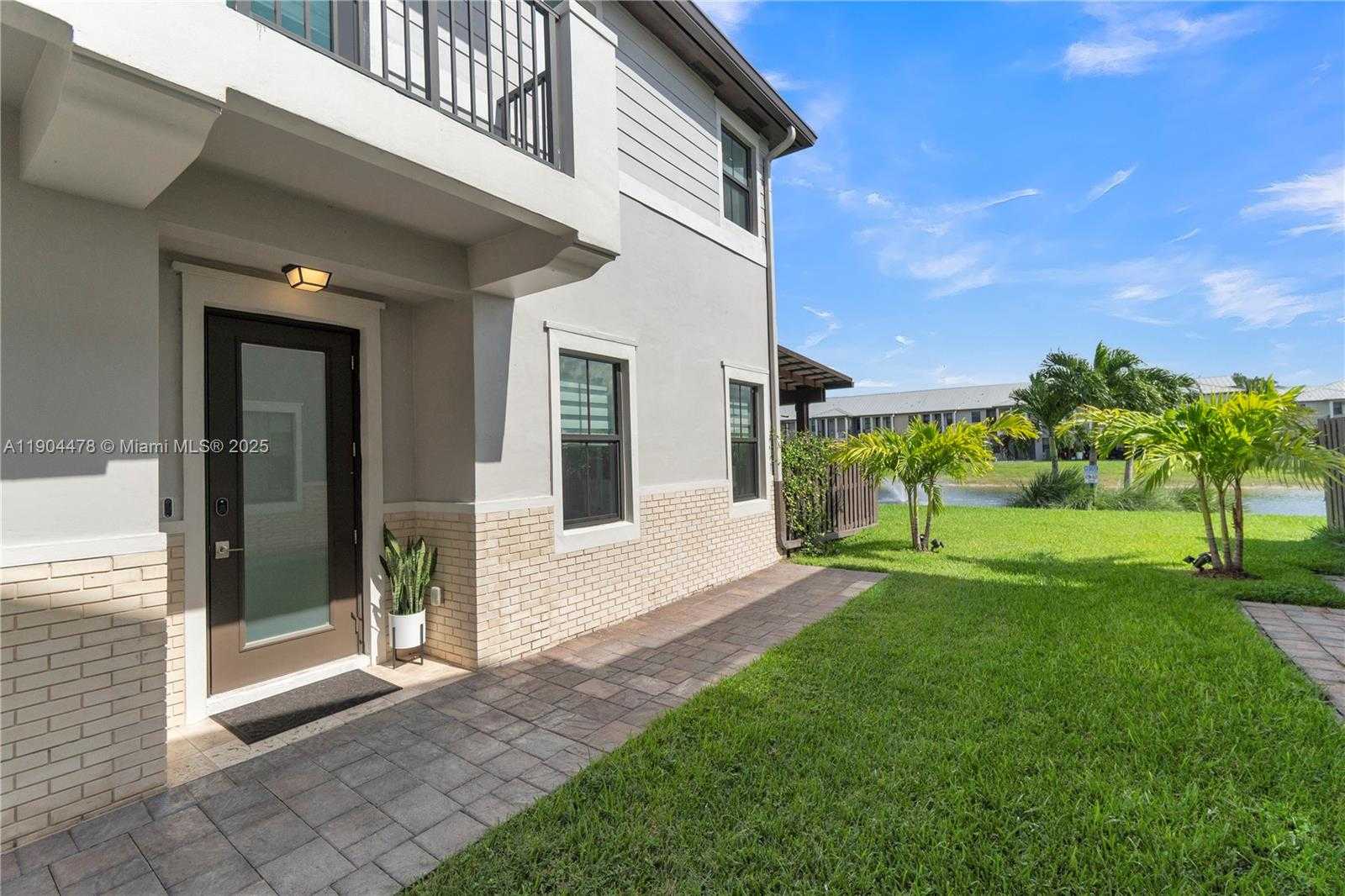 Small Image of 6035 NORTH WEST 104TH PATH, Doral Number 37