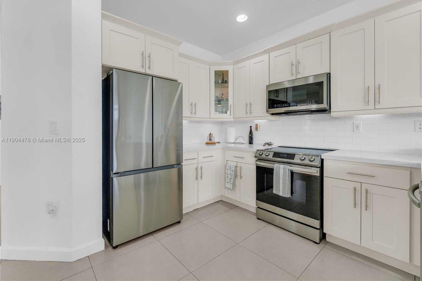 Small Image of 6035 NORTH WEST 104TH PATH, Doral Number 8