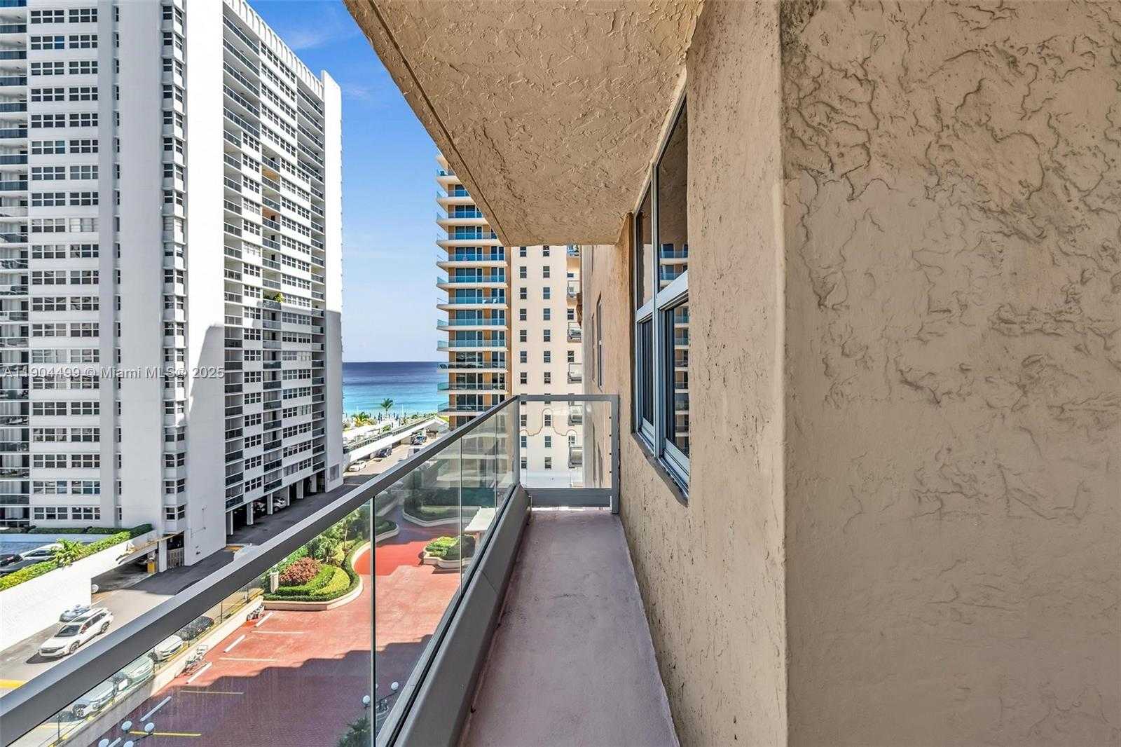 Small Image of 1920 SOUTH OCEAN DR #8D, Hallandale Beach Number 12