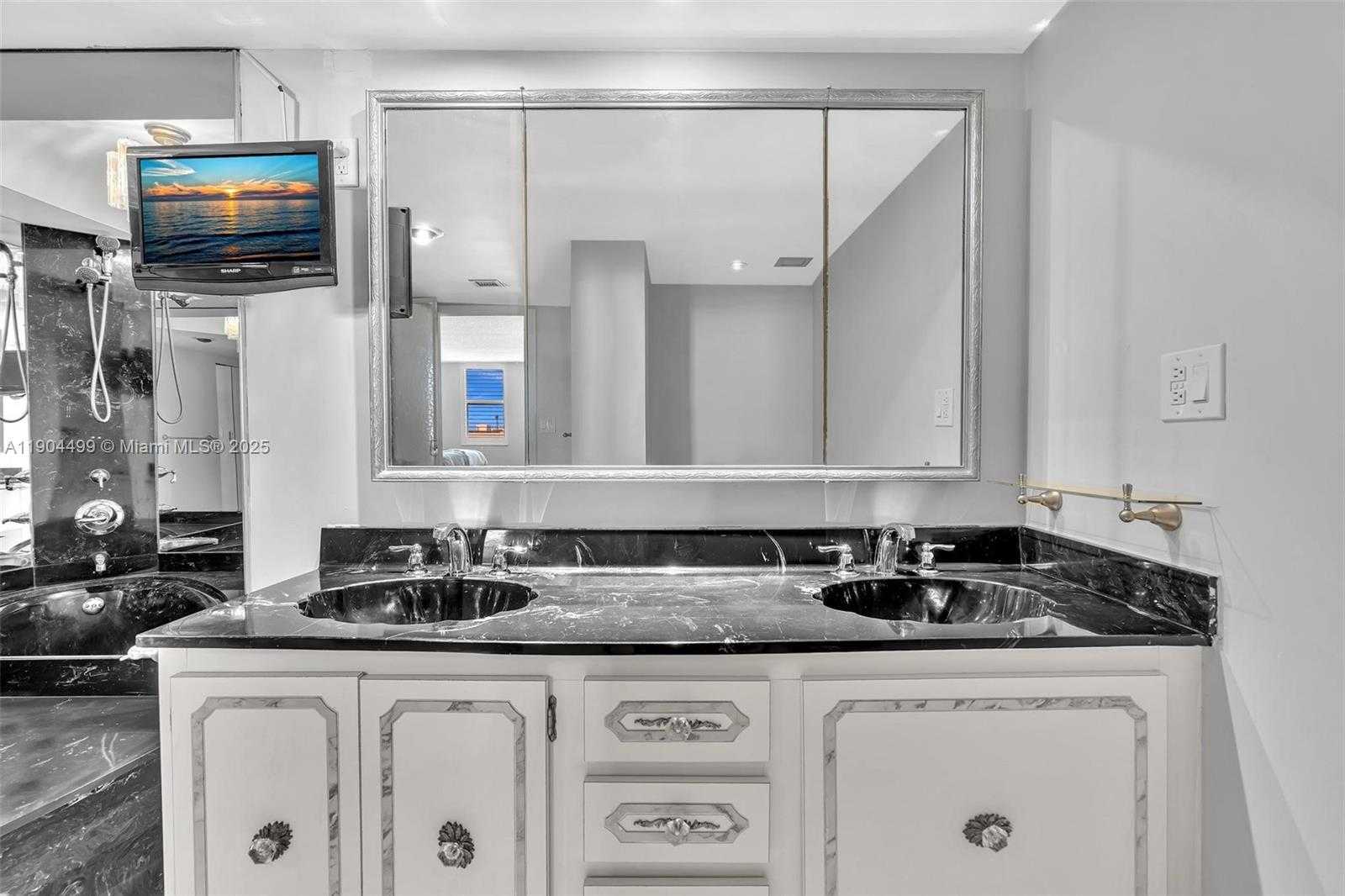 Small Image of 1920 SOUTH OCEAN DR #8D, Hallandale Beach Number 18