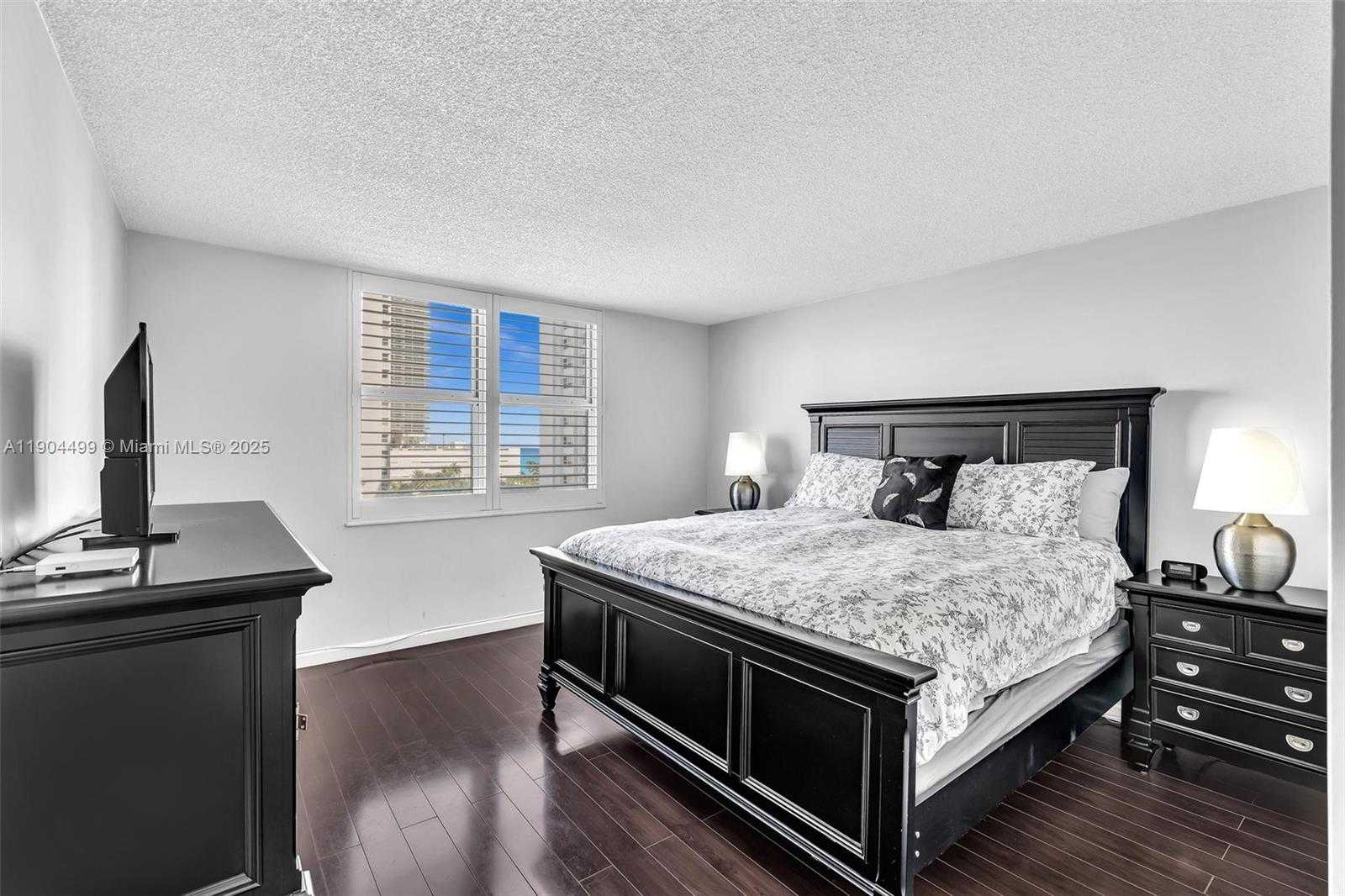 Small Image of 1920 SOUTH OCEAN DR #8D, Hallandale Beach Number 22