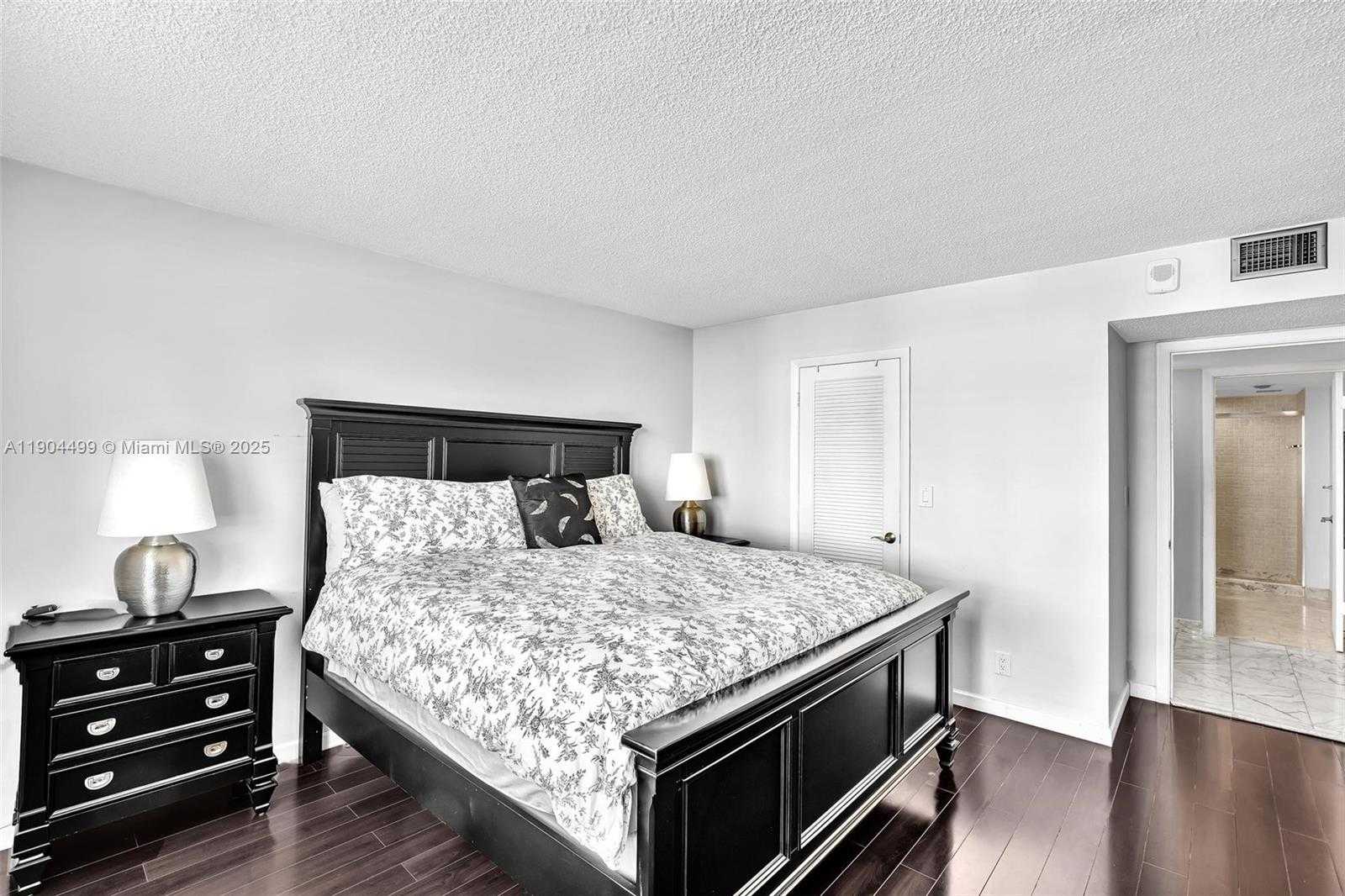 Small Image of 1920 SOUTH OCEAN DR #8D, Hallandale Beach Number 23