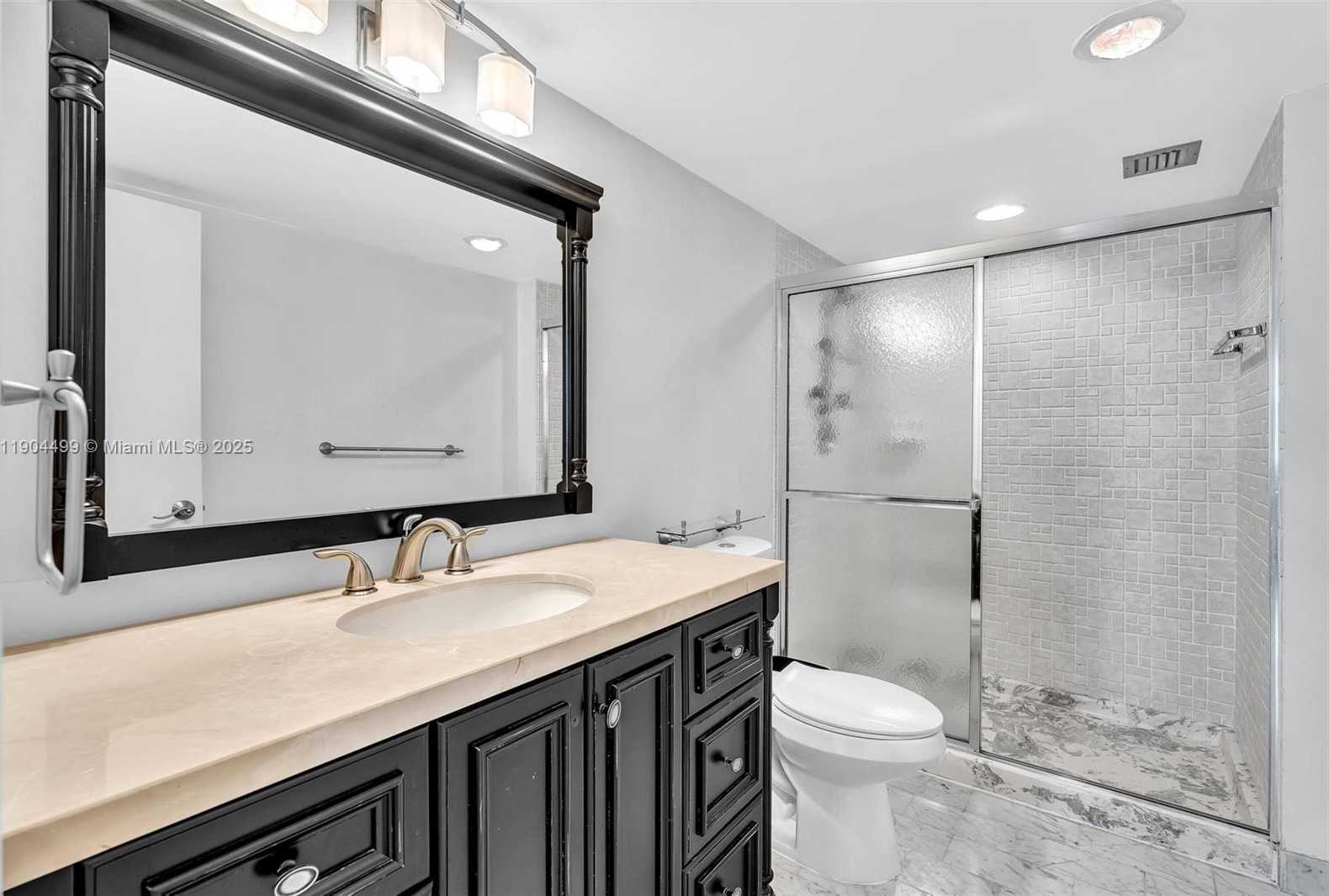 Small Image of 1920 SOUTH OCEAN DR #8D, Hallandale Beach Number 26