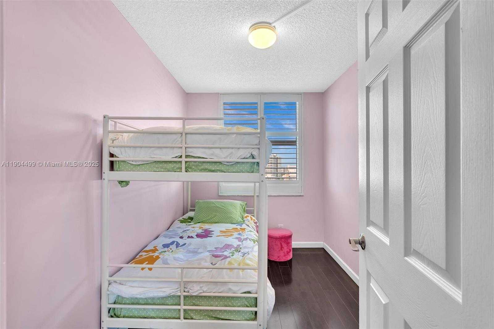 Small Image of 1920 SOUTH OCEAN DR #8D, Hallandale Beach Number 29