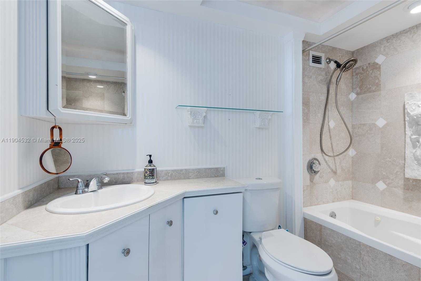 Small Image of 1410 SOUTH OCEAN DR #1702, Hollywood Number 12