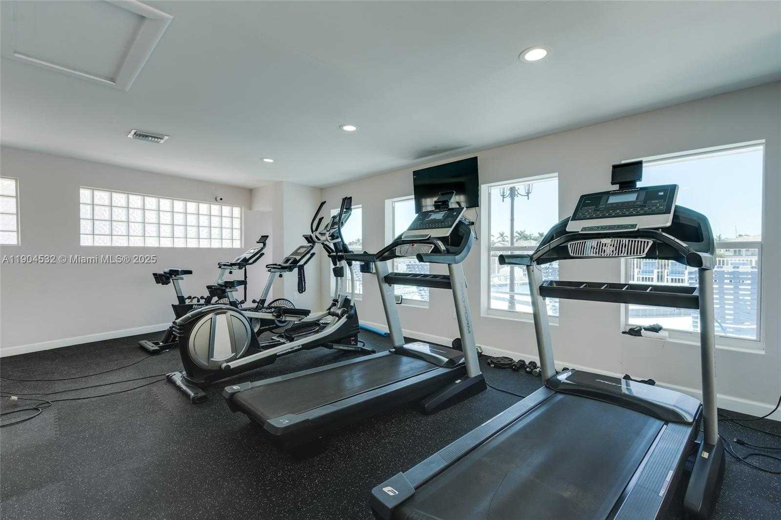 Small Image of 1410 SOUTH OCEAN DR #1702, Hollywood Number 21