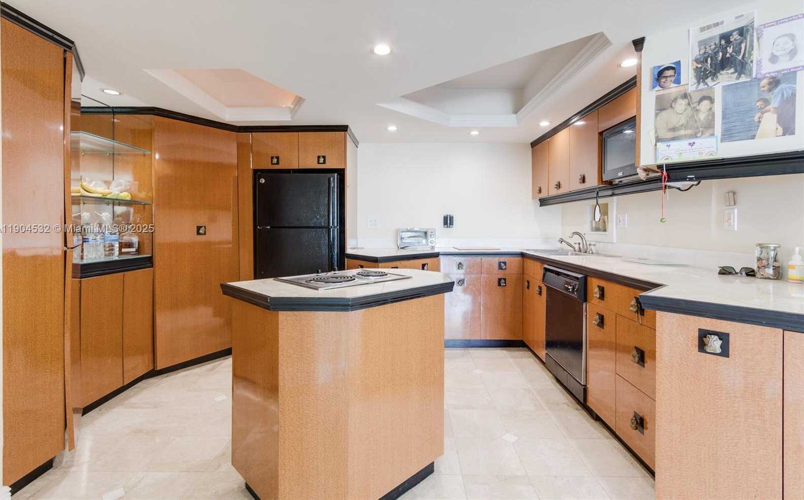 Small Image of 1410 SOUTH OCEAN DR #1702, Hollywood Number 4