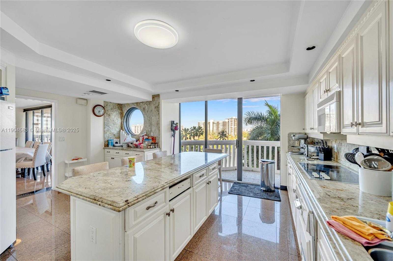 Small Image of 2000 ISLAND BLVD #806, Aventura Number 10