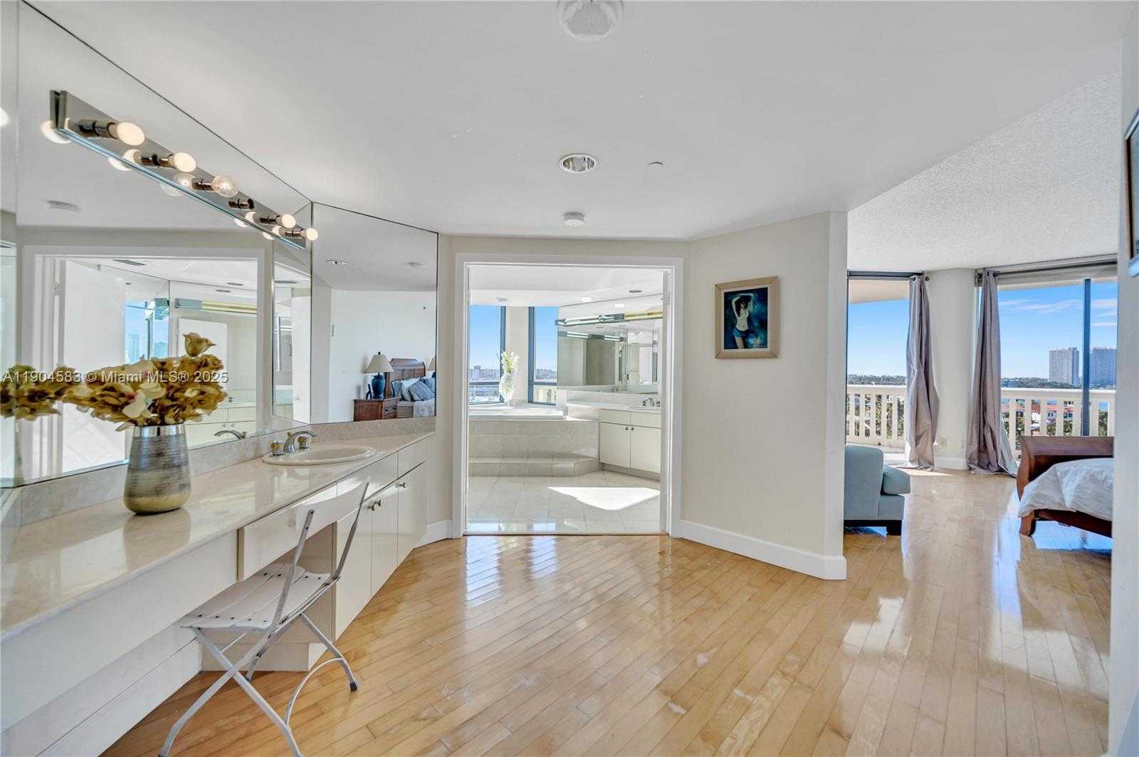 Small Image of 2000 ISLAND BLVD #806, Aventura Number 15