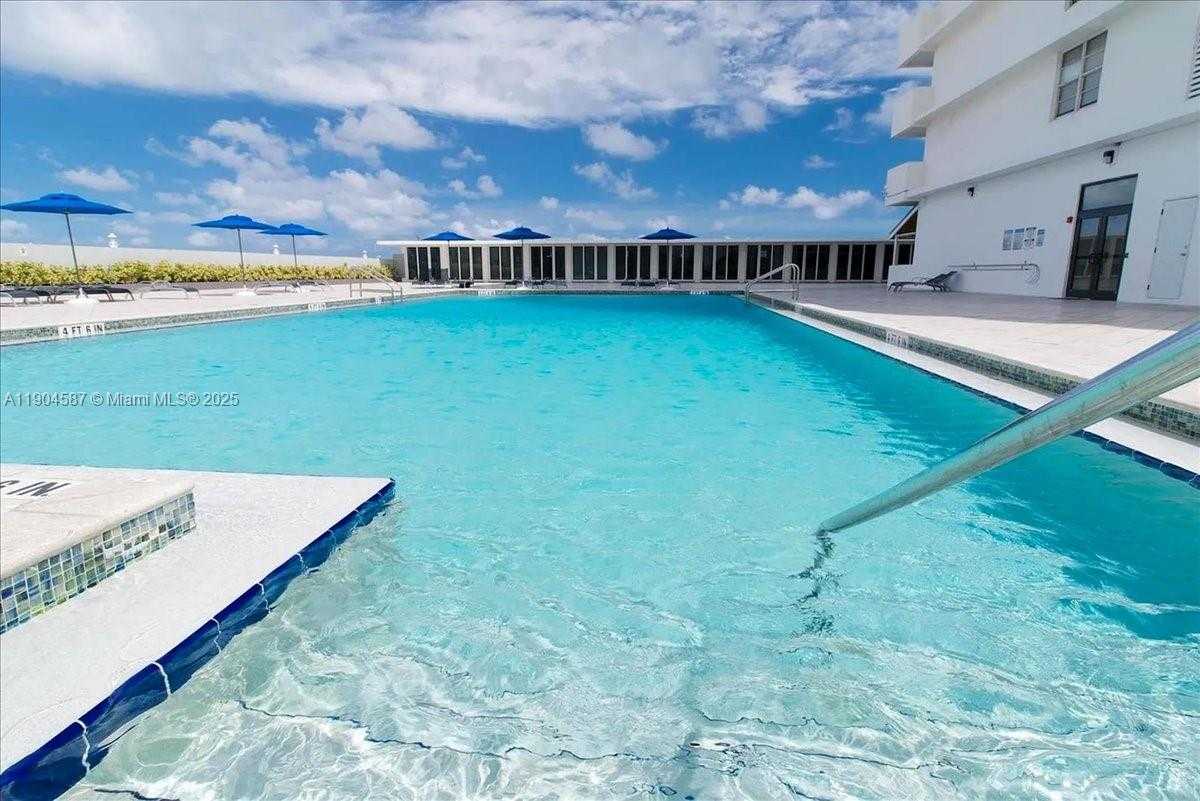 Small Image of 5601 COLLINS AVE #1517, Miami Beach Number 22