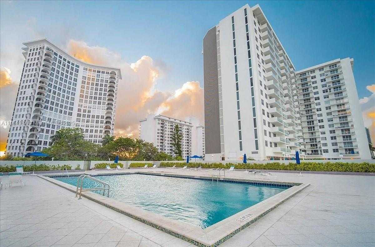 Small Image of 5601 COLLINS AVE #1517, Miami Beach Number 23